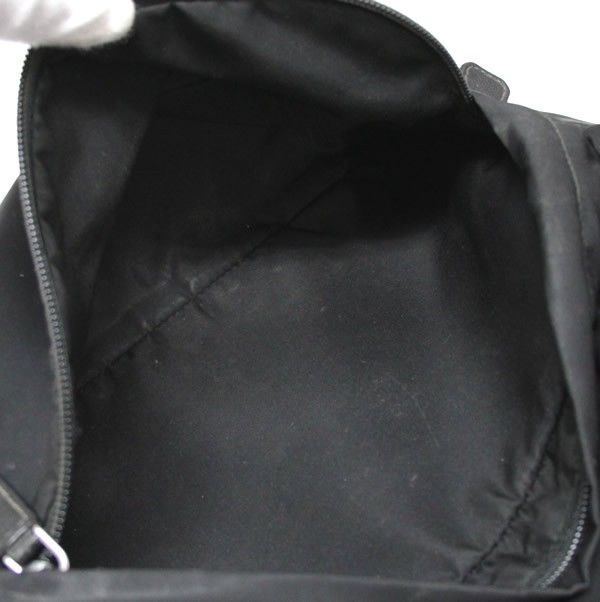 プラダ PRADA 三角ロゴ ボディバッグ ショルダーバッグ ナイロン 黒