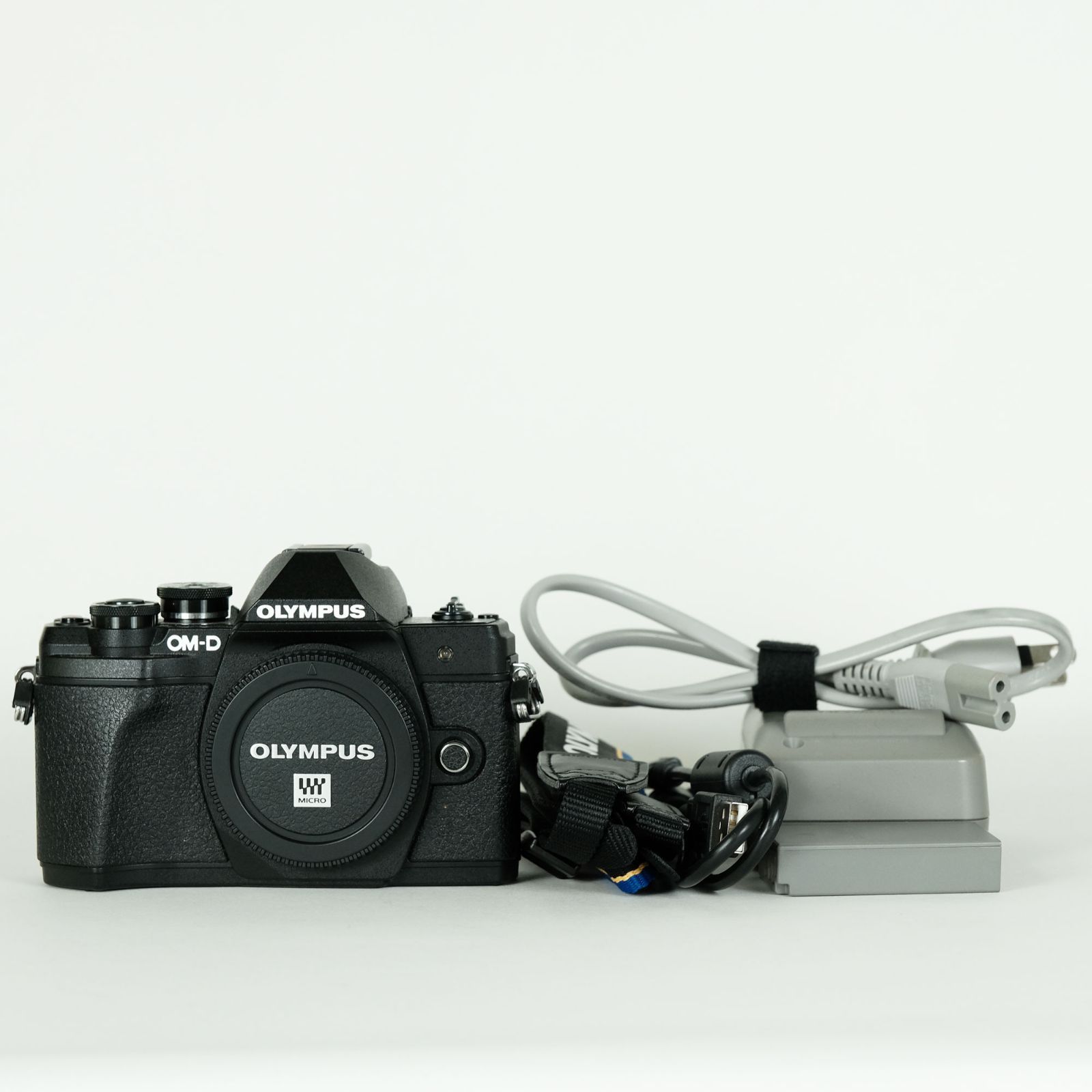 | シャッター数11 170回 OLYMPUS OM-D E-M10 Mark III ボディ ブラック | マイクロフォーサーズマウント