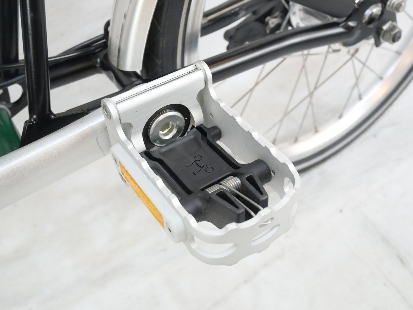 16インチ 折り畳み自転車