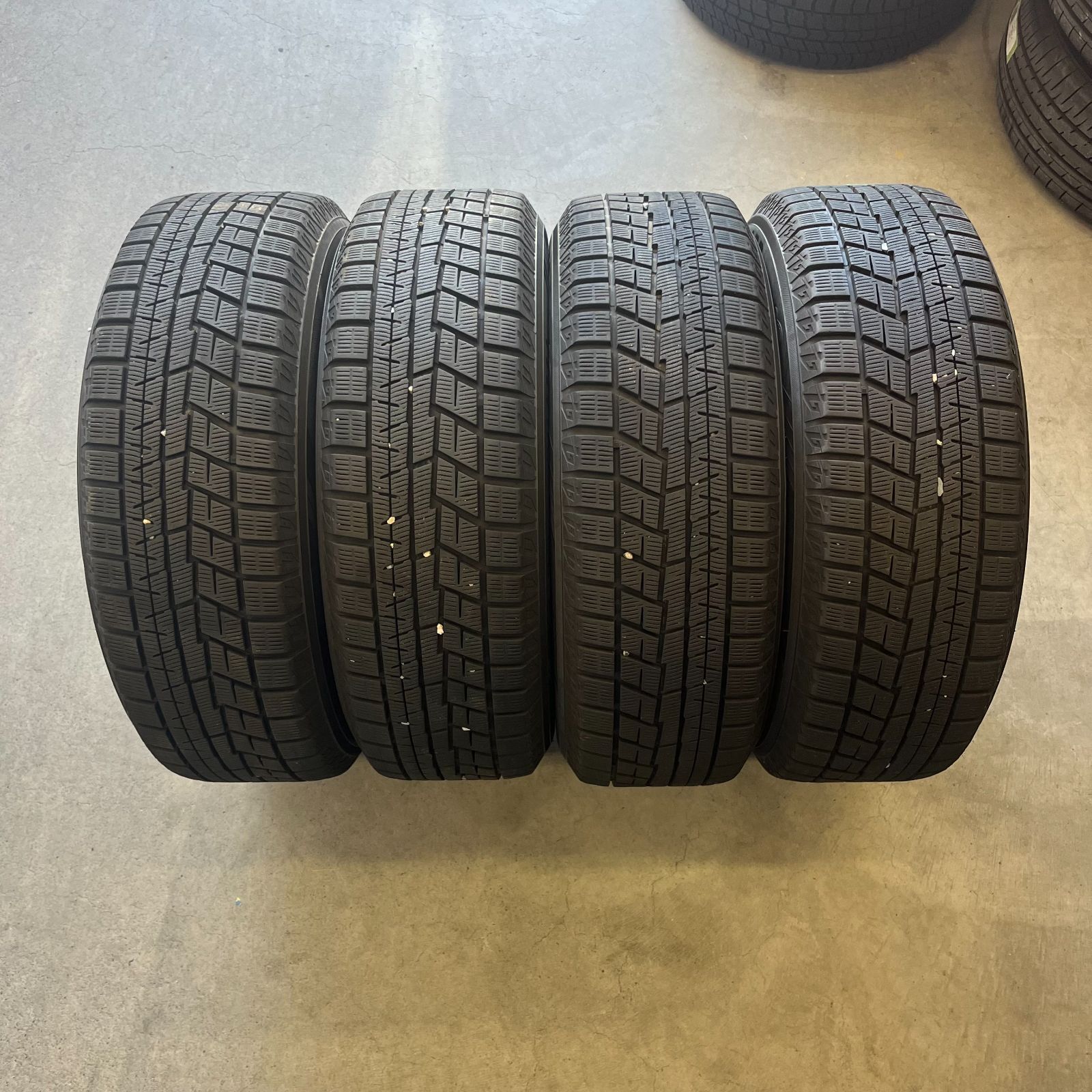 アルファード等 215 60 17インチ スタッドレスタイヤ アルミホイール C 81