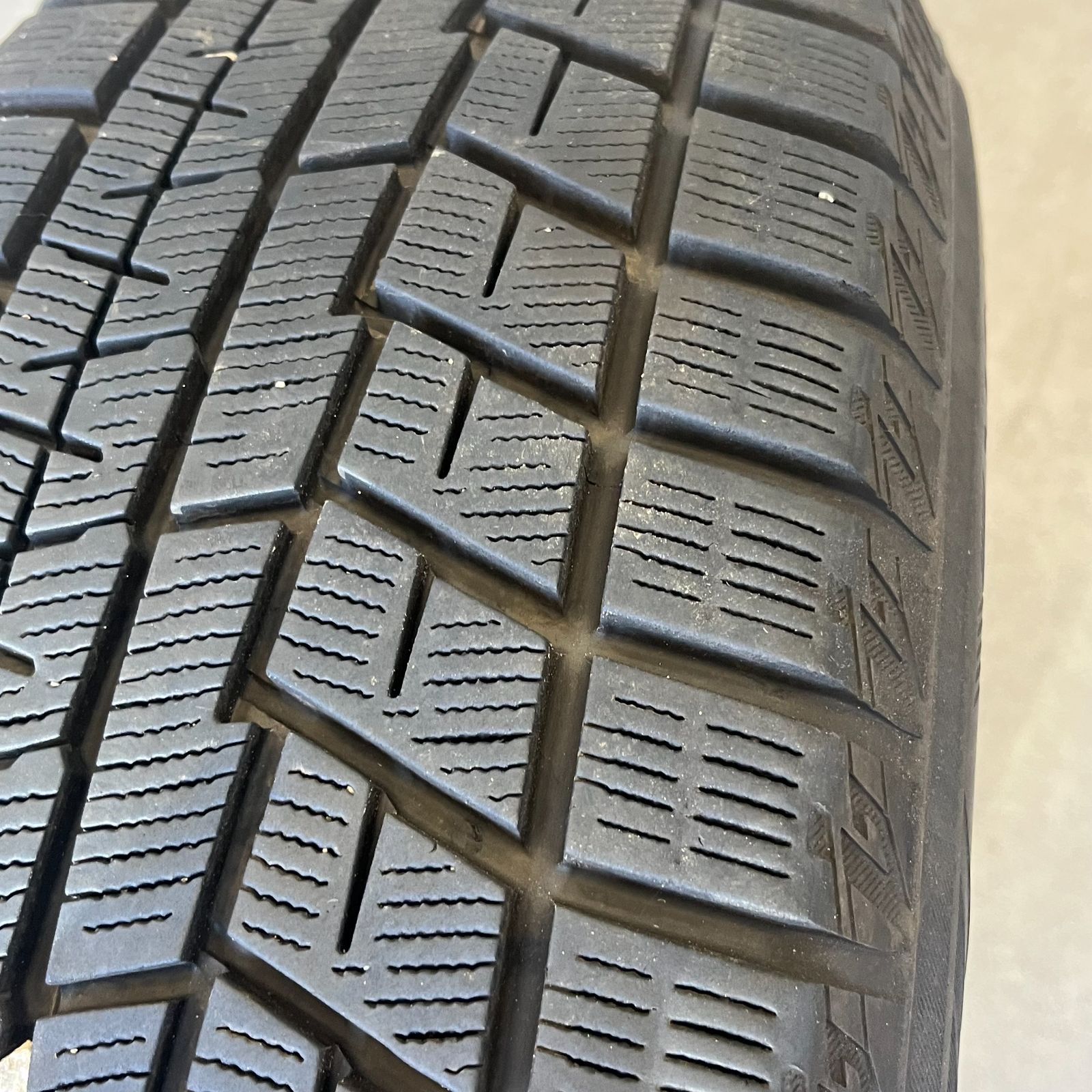 スタッドレスタイヤ