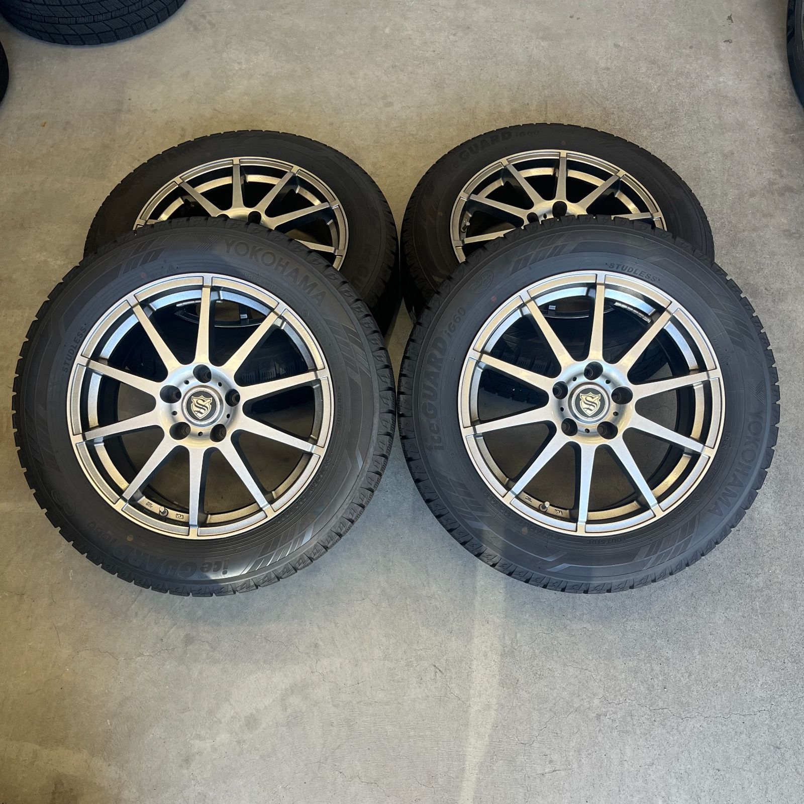 アルファード等 215 60 17インチ スタッドレスタイヤ アルミホイール C 81