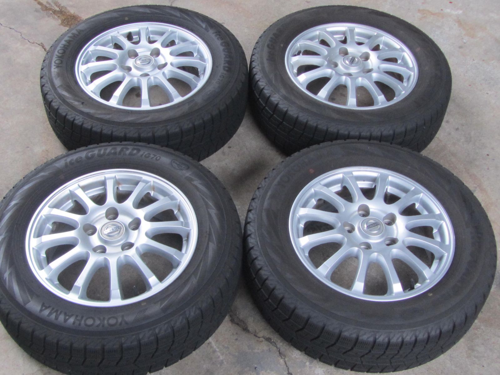 NISSAN 195 65 R 15 スタッドレス アイスガード IG 70 セレナなど