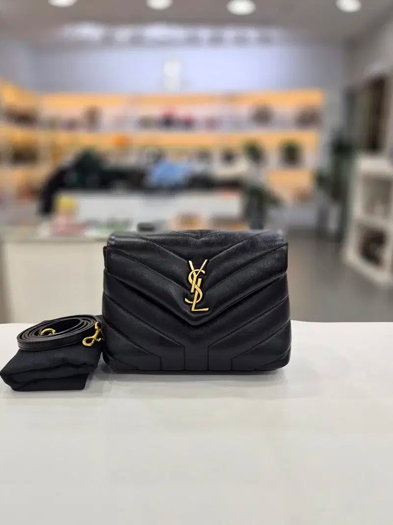 サンローラン ミニ ルルー トイ クロスバック 630951