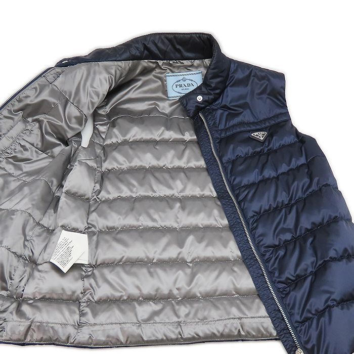 PRADA　プラダ　ダウンベスト　サイズ38 プラダ ダウンベスト 38 プラダ】レディース ジップアップ ダウン