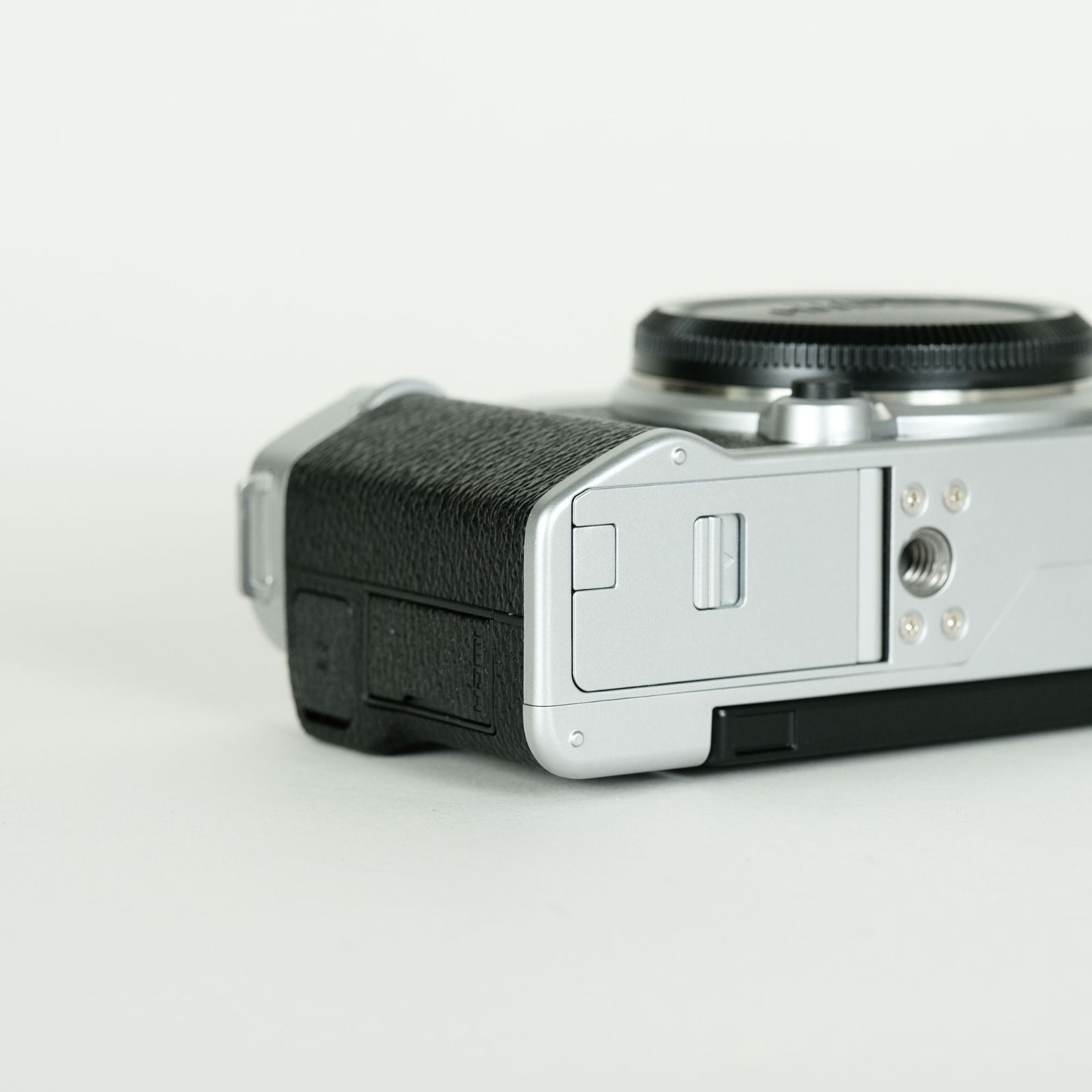  シャッター数108回 X M 5 ボディ シルバー FUJIFILM Xマウント ミラーレス一眼 デジタルカメラ