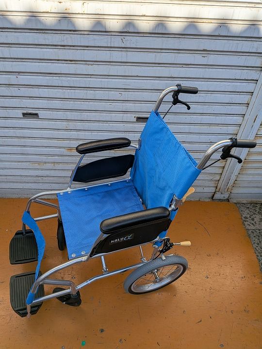 送料無料 一部地域を除く 日進医療器 介助式車椅子 KALU7α カルナナ NAH-L7α 座幅40cm KM-25-1028-01