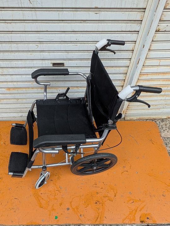 送料無料 一部地域を除く AORTD 介助型車椅子 折りたたみ 車いす 16インチ 折り畳み式 KM-25-1031-06