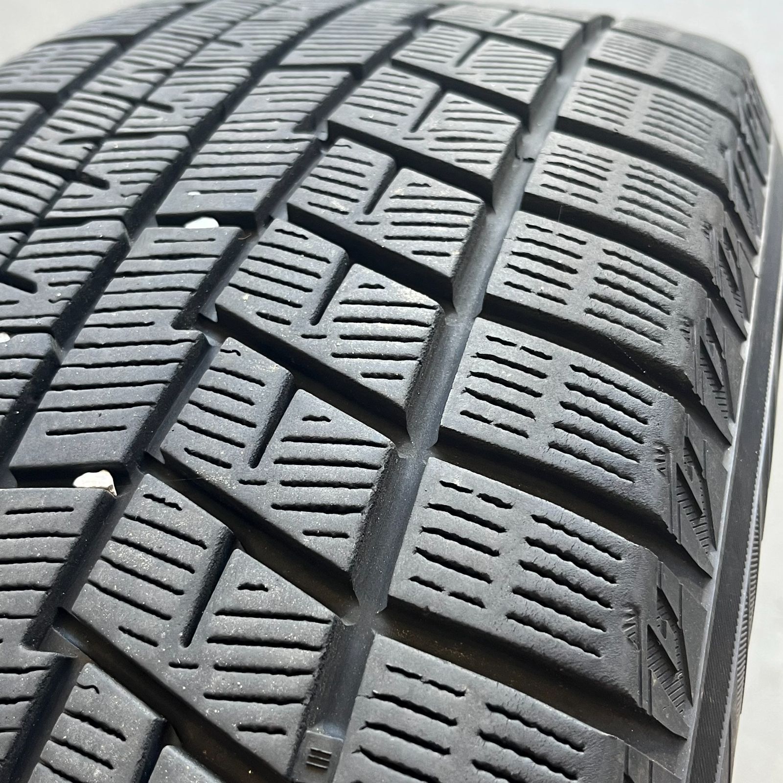 スタッドレスタイヤ アルミホイール