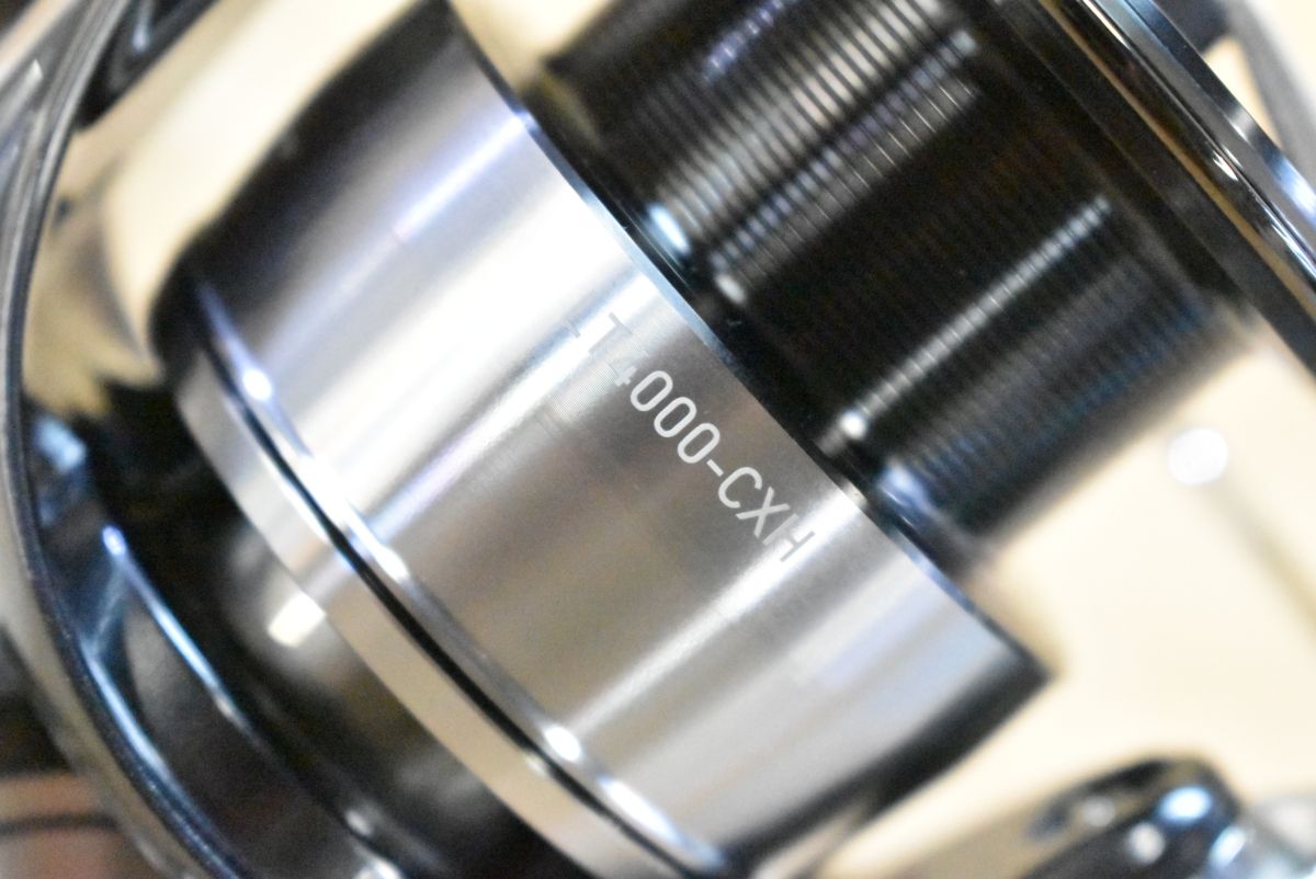 4000-CXH スピニングリール