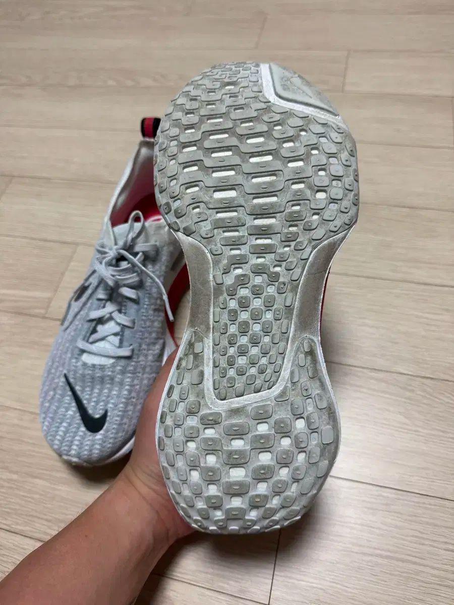 ナイキ インヴィンシブル 3 270