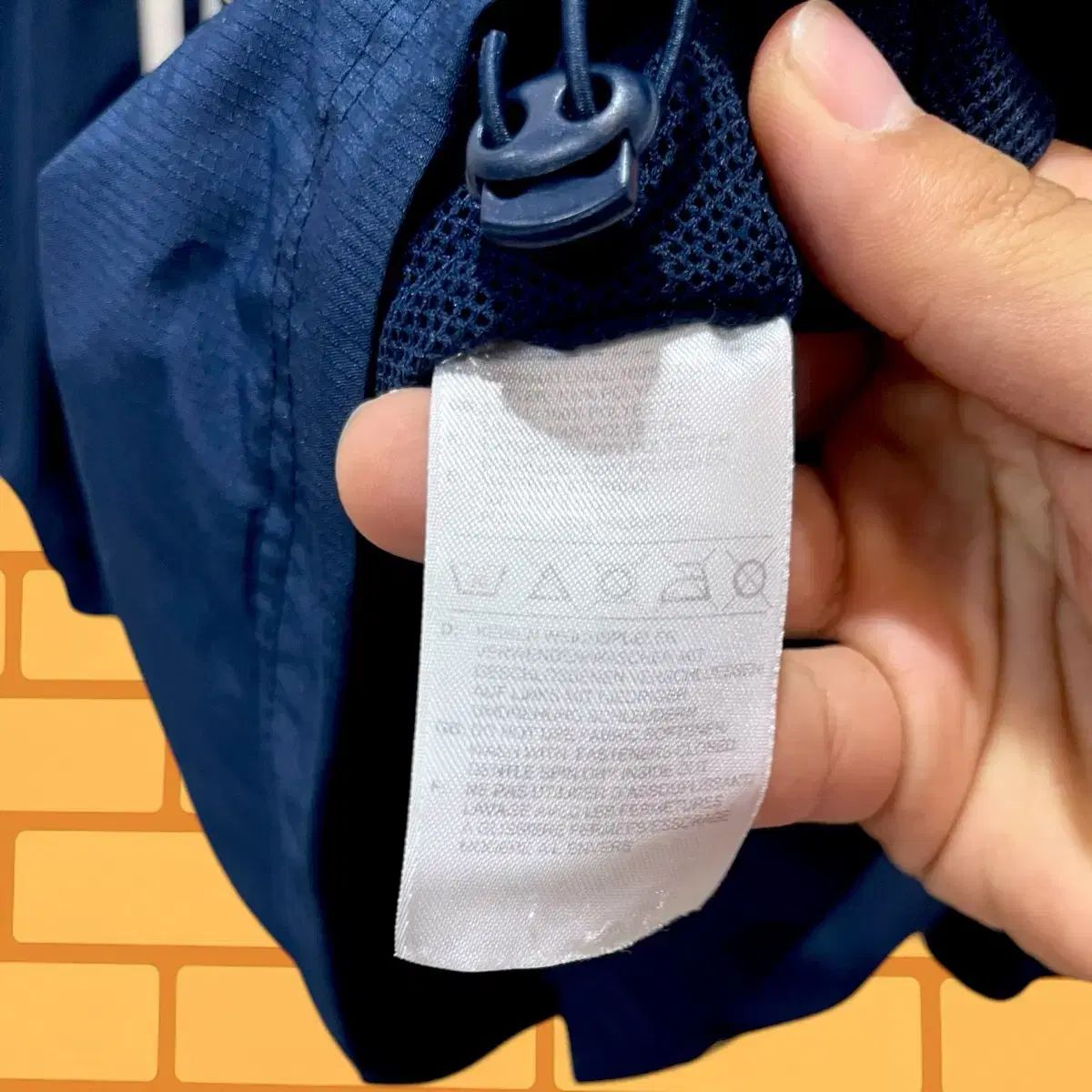 アディダス ウィンドブレーカー