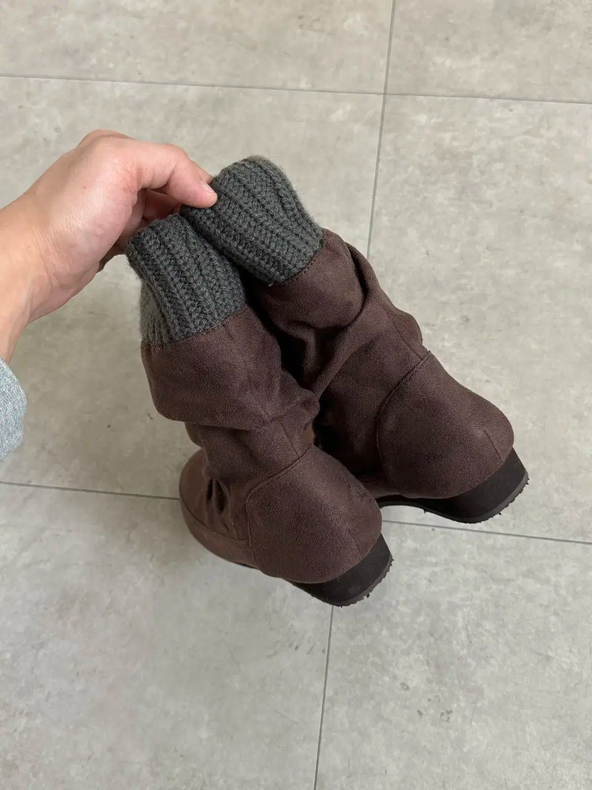 スウェードブーツ