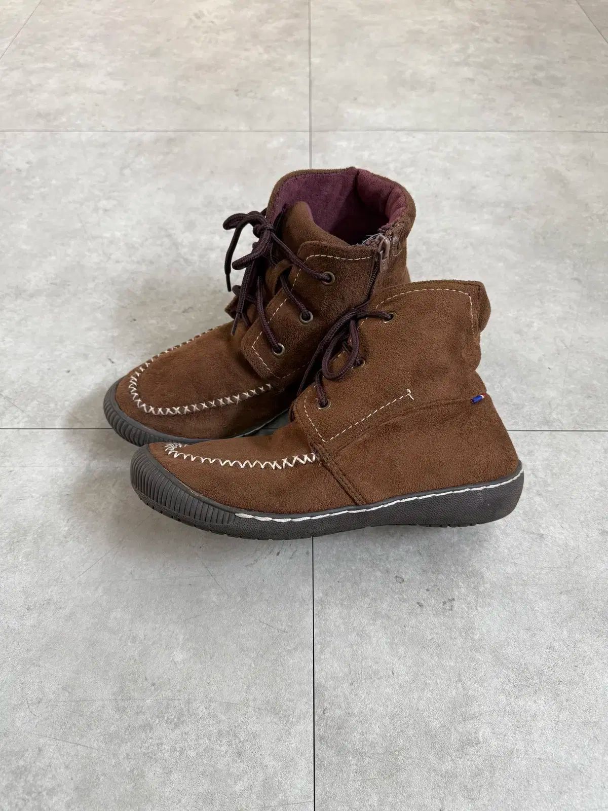 elle sport スウェード モカシンシューズ