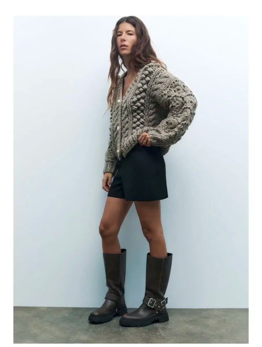  ザラ トラックソール バックル フラットブーツ その他 ブーツ