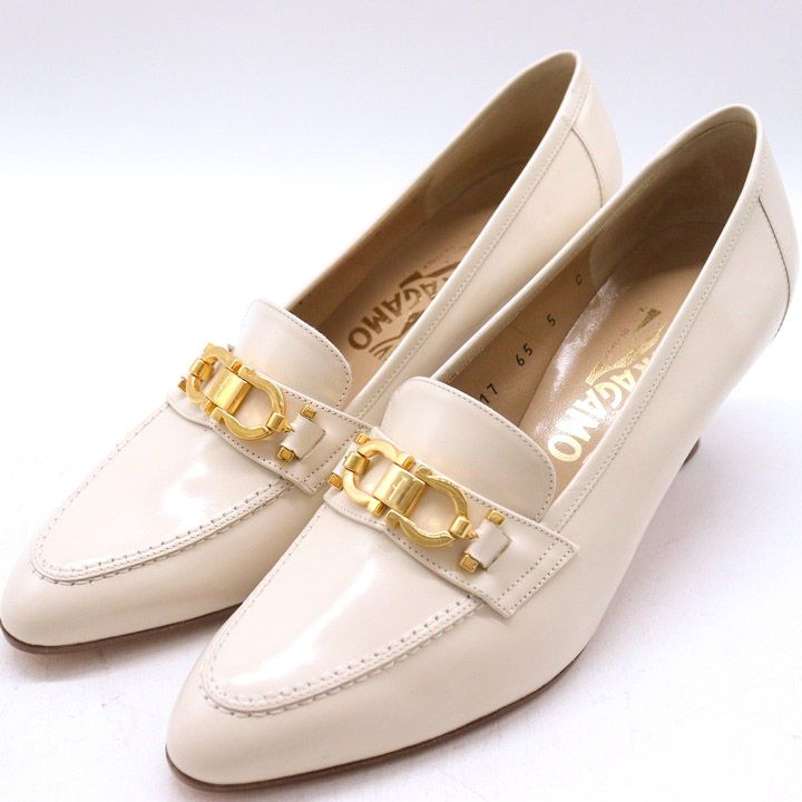 サルヴァトーレフェラガモ パンプス ガンチーニ ビット シューズ 靴 イタリア製 レディース ベージュ Salvatore Ferragamo