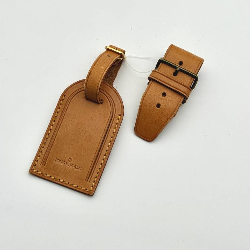 美品 ルイヴィトン ネームタグ ポワニエ セット ヌメ革 名札 ロゴ 美品 ルイヴィトン ネームタグ ポワニエ セット ヌメ革 名札 ロゴ