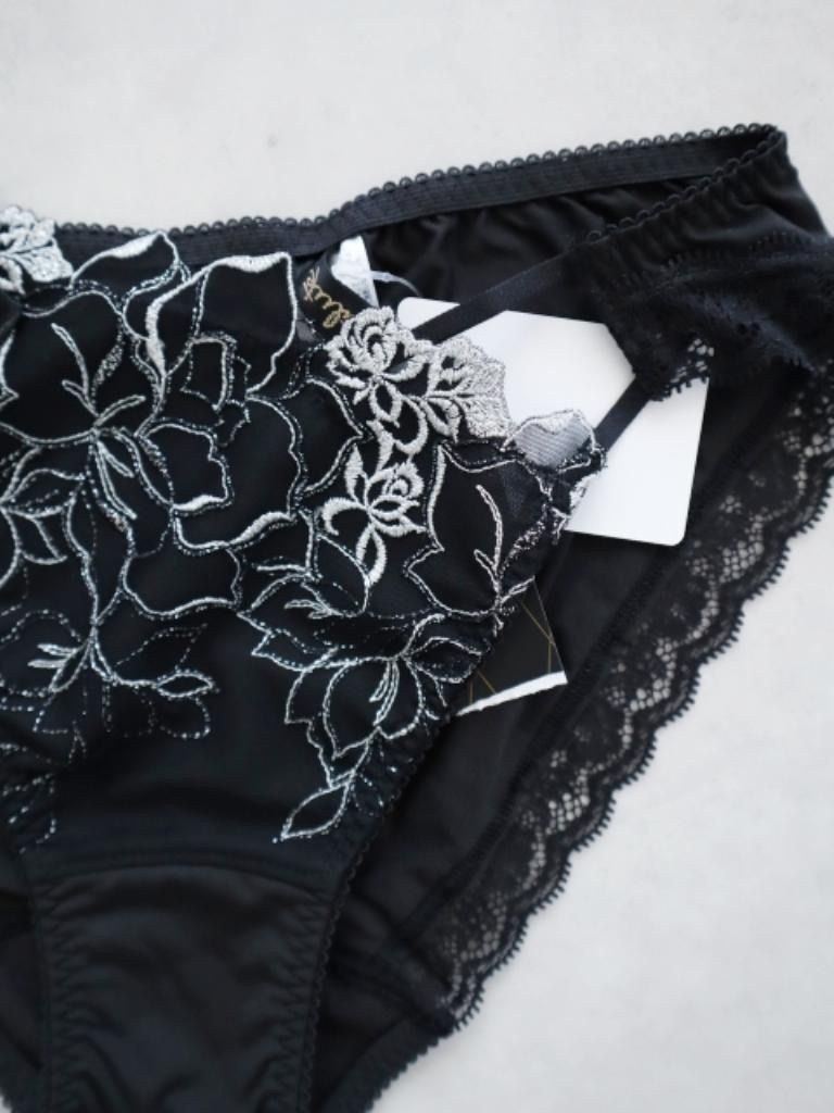 【新品未使用】サルート ＊ 17g いばら姫 キャミソール　スリップ ctj217_m1.jpg