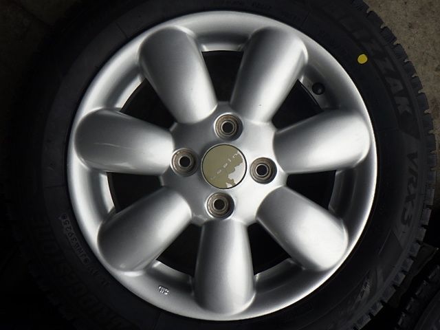 スタッドレスタイヤ