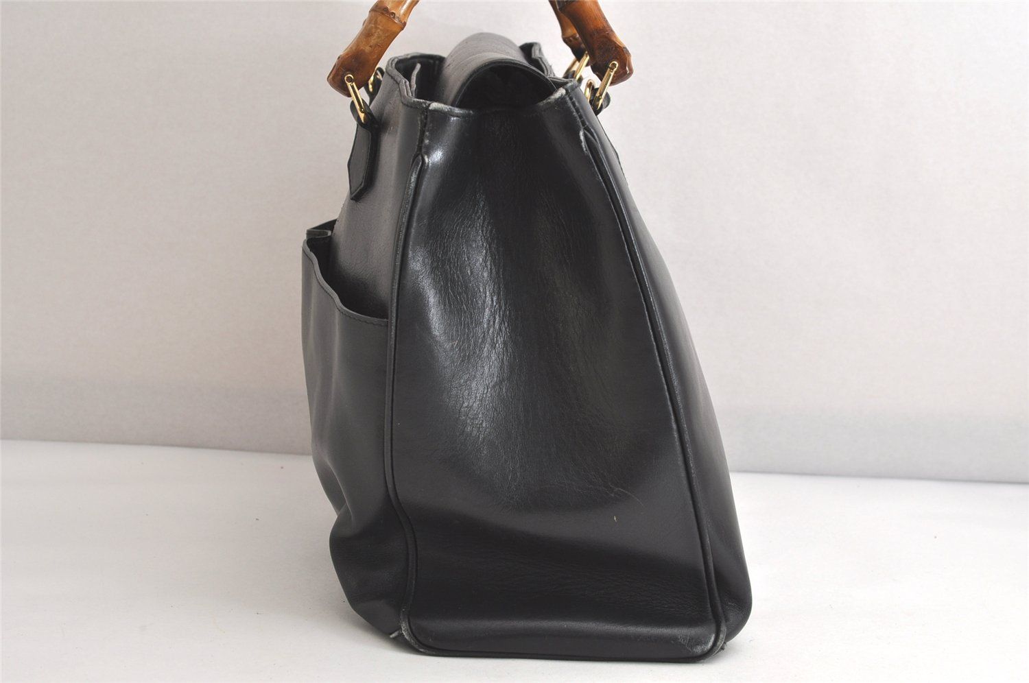 レザー ブラック