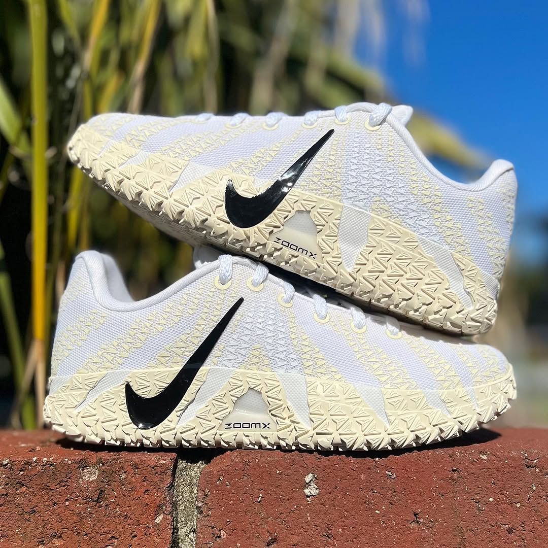 NIKEジャ3 JA3 ジャモラント24cm ココナッツミルクホワイト NIKE JA 3 EP COCONUT MILK ナイキ ジャ 3 EP スニーカー ( ホワイト