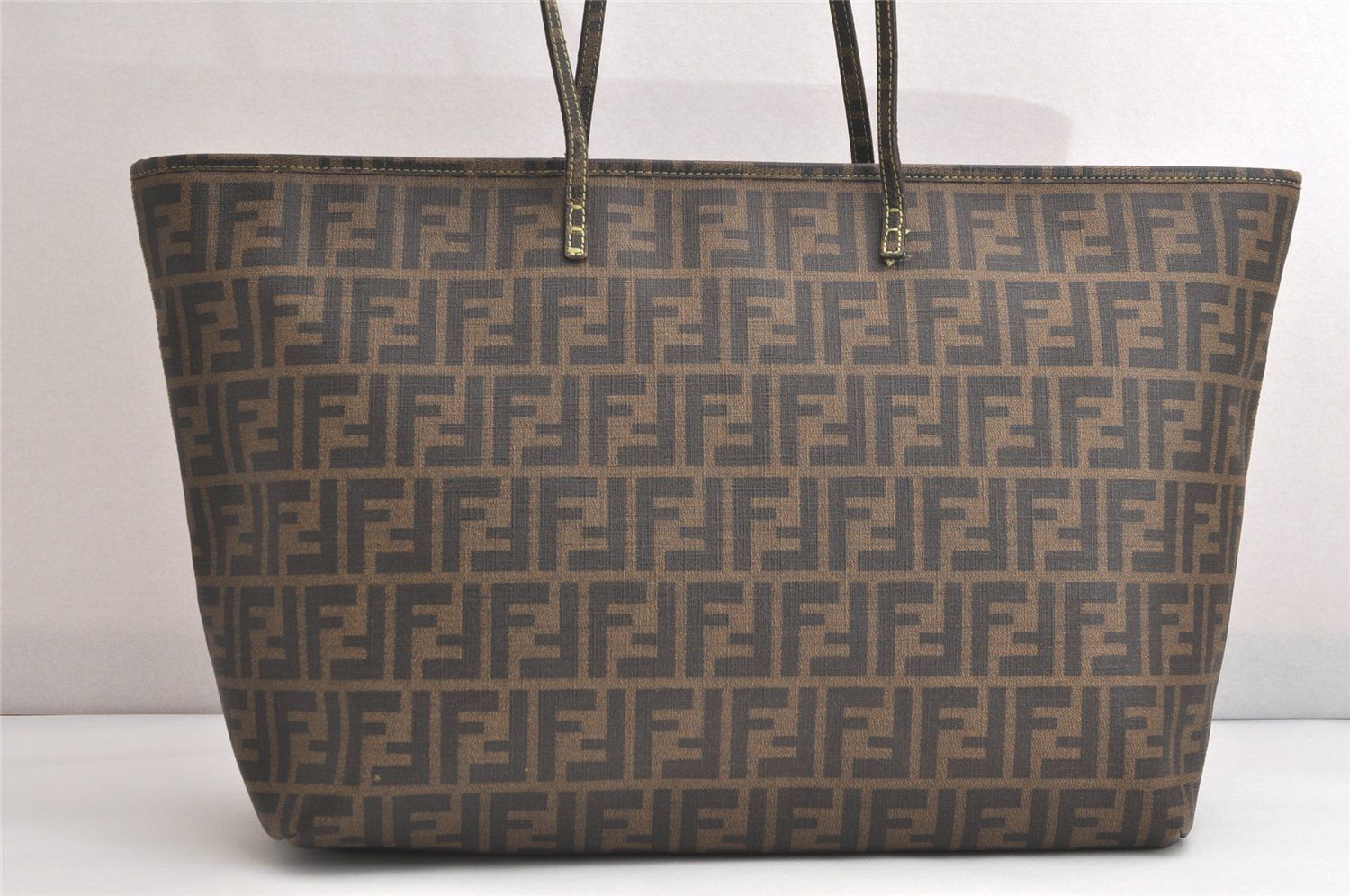 FENDI フェンディ ヴィンテージ ズッカ柄 ショルダートートバッグ ピーブイシー ブラウン 4124N