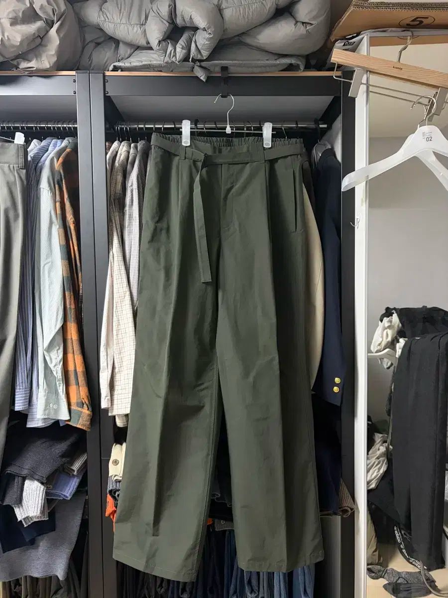 BLANK ROOM メイド ベルト付き パンツ DARK GREEN