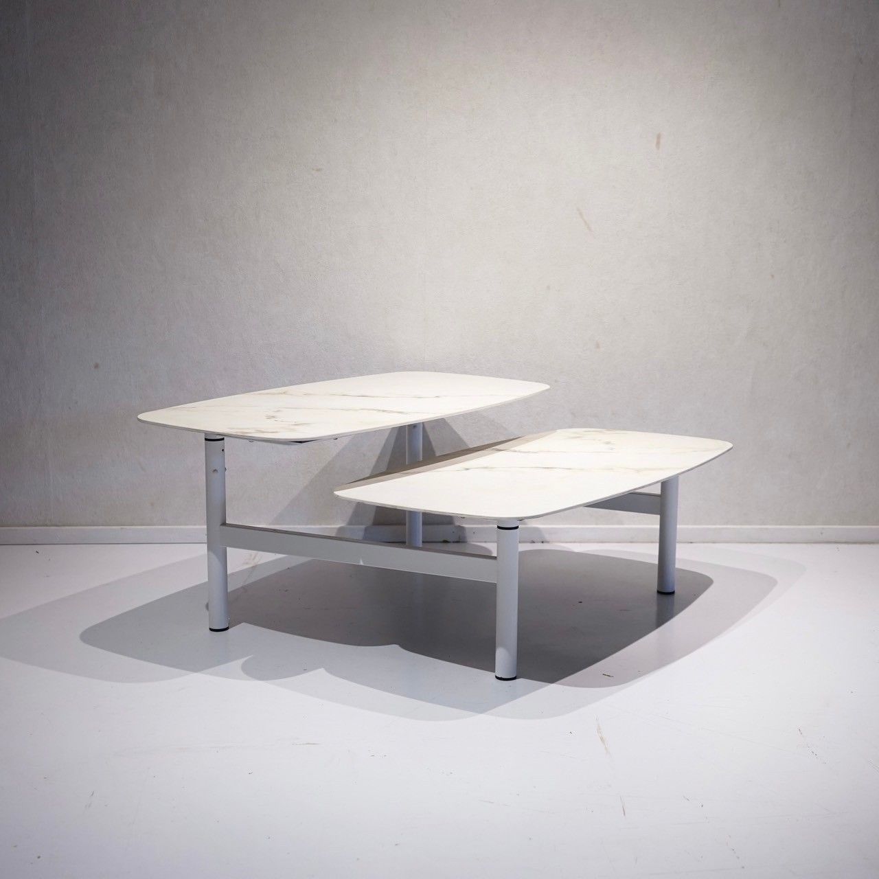 リーンロゼ ligne roset ロゼパントグラフ ROSETPantographe ローテーブル センターテーブル セラミック天板 可動式 テーブル ラグジュアリー モダン 北欧