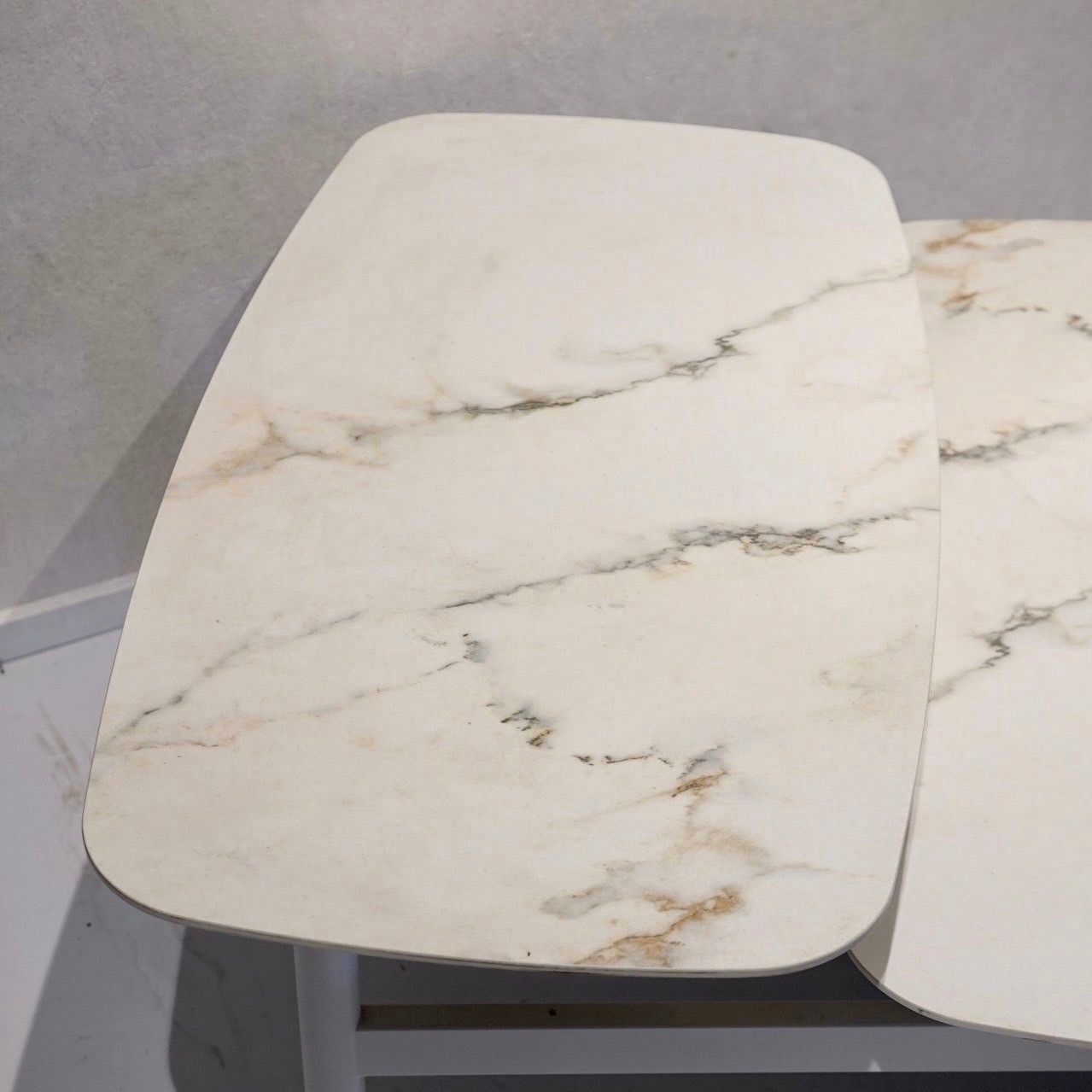 可動式 テーブル