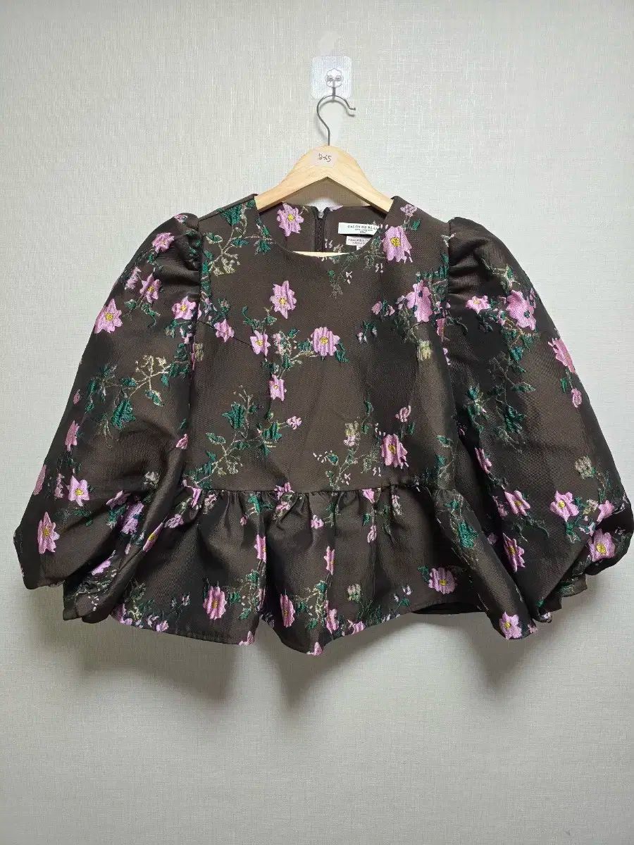 갈롱드블랑 花ジャガード ブラウス パフスリーブ