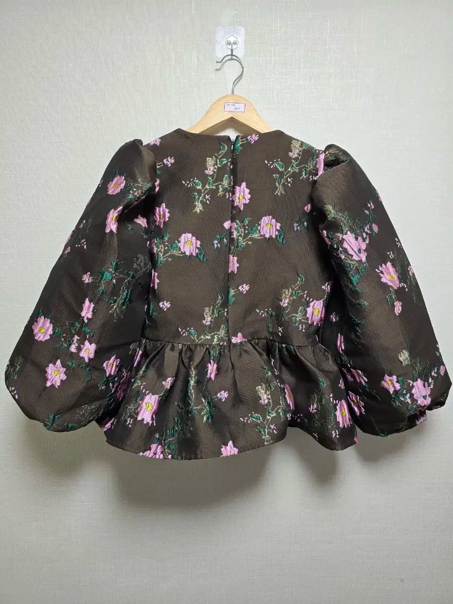 갈롱드블랑 花ジャガード ブラウス パフスリーブ