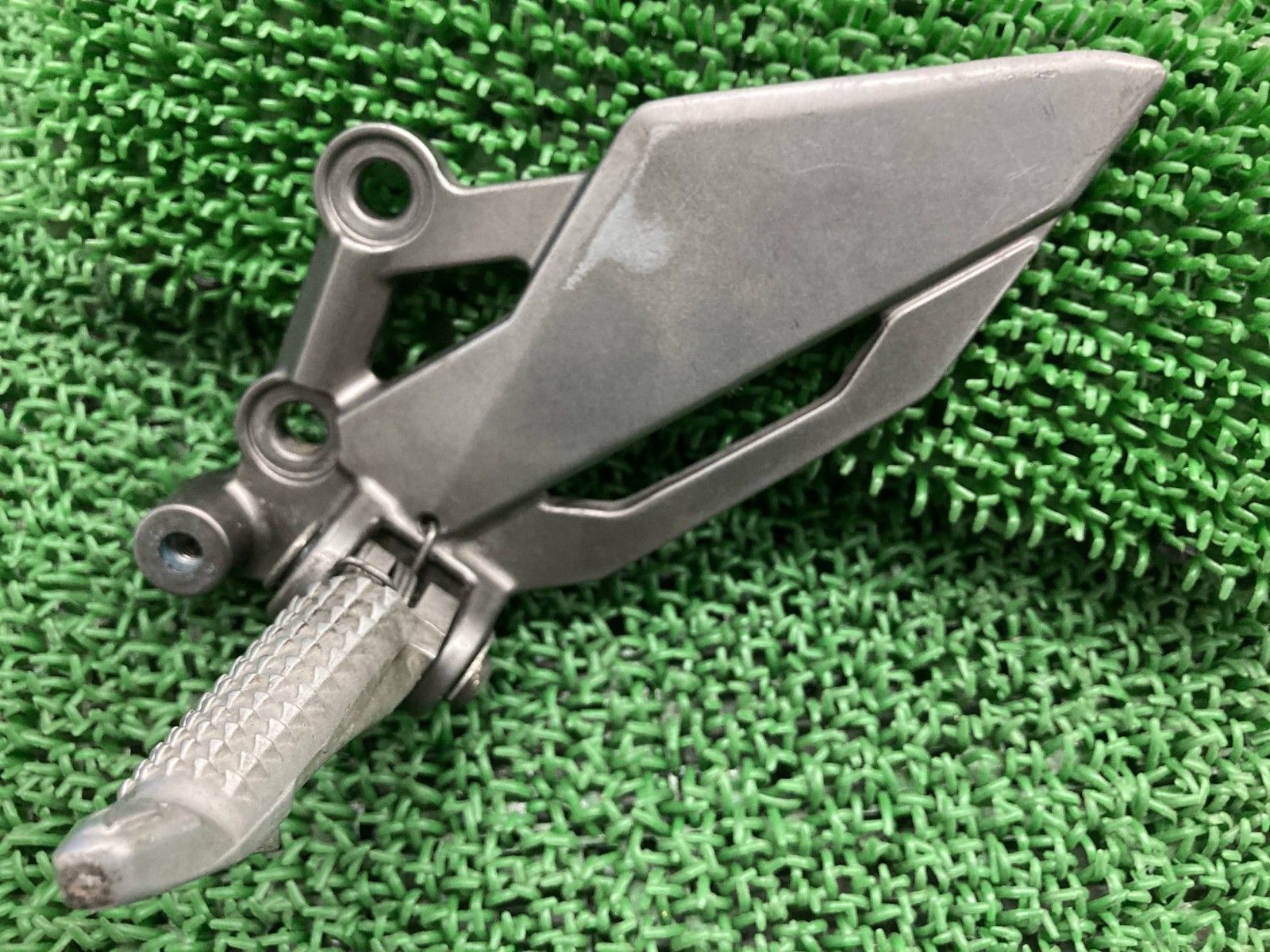 ステップ 左 35063-0839 カワサキ EX 250 L ニンジャ250 ペグ メインステップ 修復素材やペイント素材に aJ