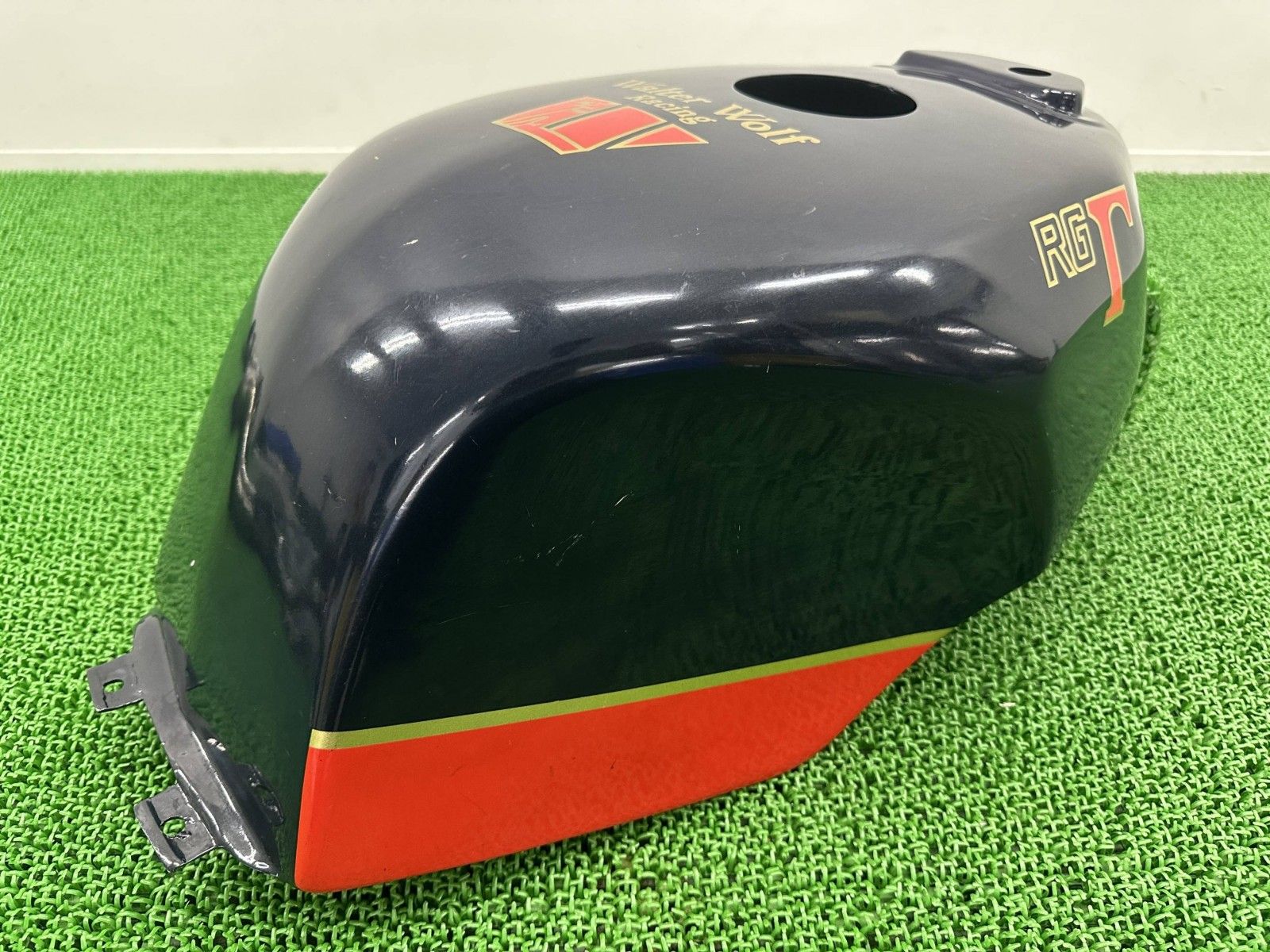 RG400ガンマ タンクカバー 社外 バイク 部品 HK31A RG500ガンマ HM31A ウォルターウルフ ガソリンタンク コケキズ無し sR