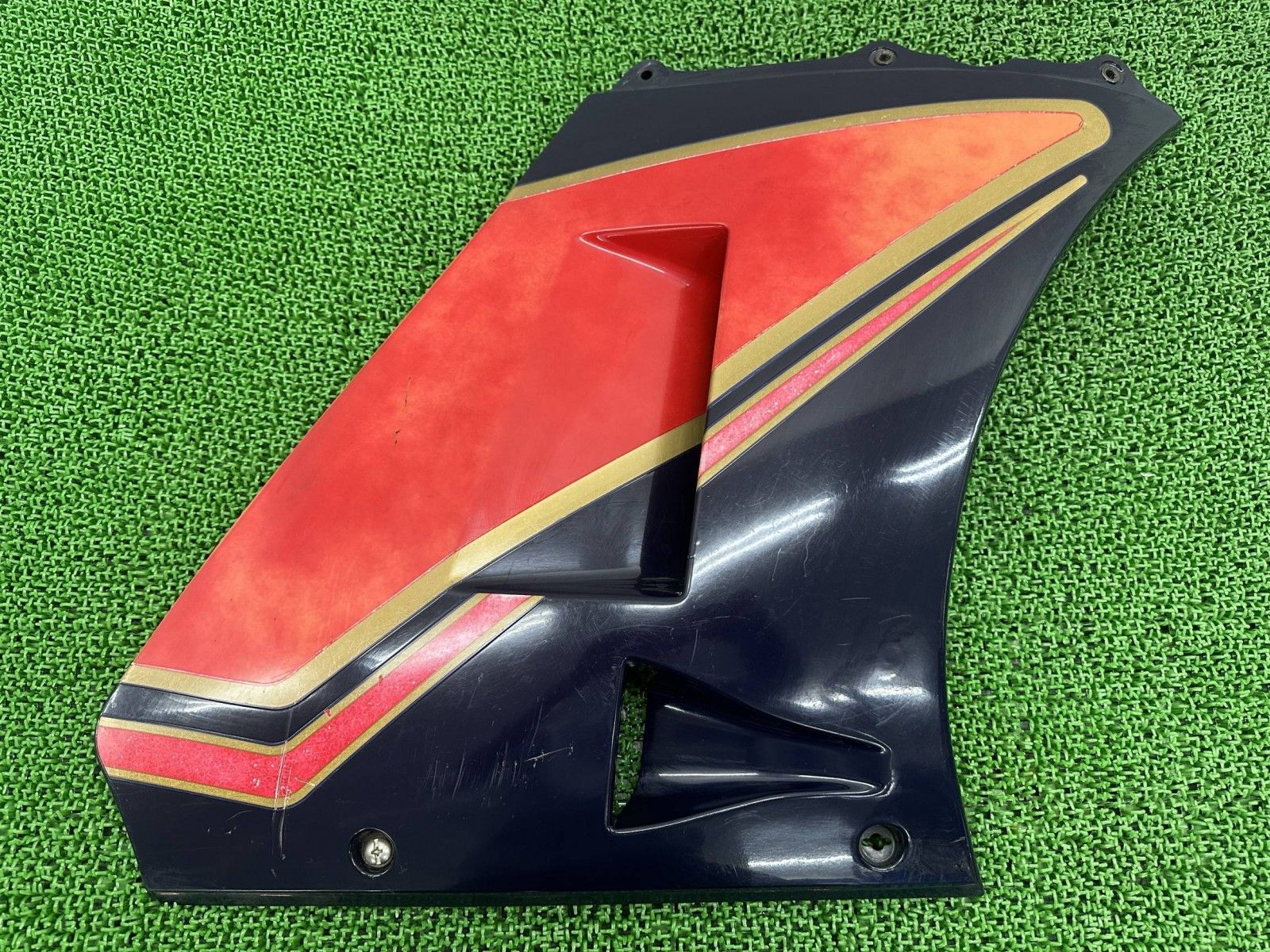 RG400ガンマ サイドカウル 右 スズキ 純正 HK31A RG500ガンマ HM31A ウォルターウルフ 修復素材やカスタム素材に lN