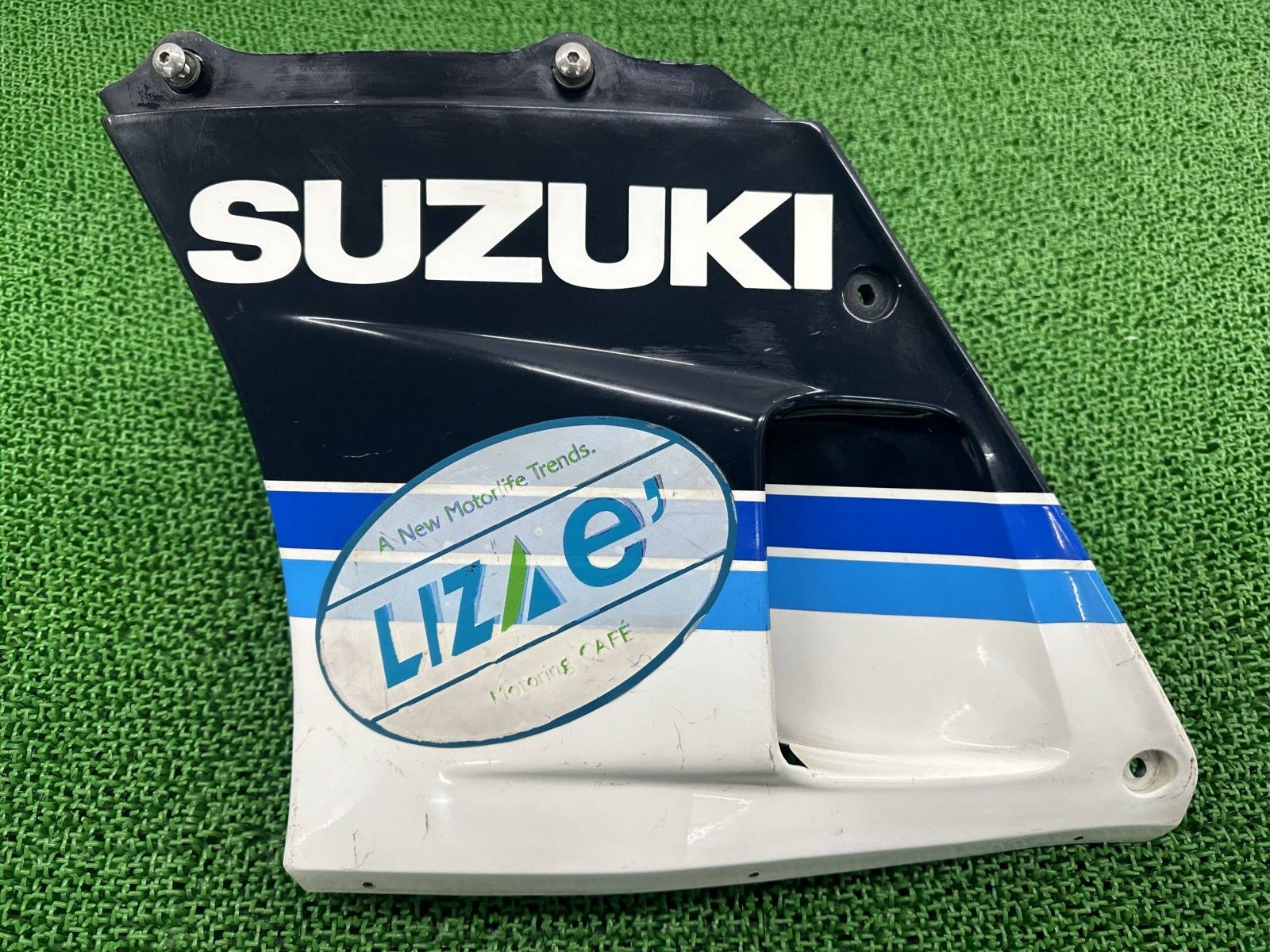 RG250ガンマ サイドカウル 左 青|白 スズキ 純正 GJ21A サイドカバー フロントサイド ステー インナー コケキズ無し qU