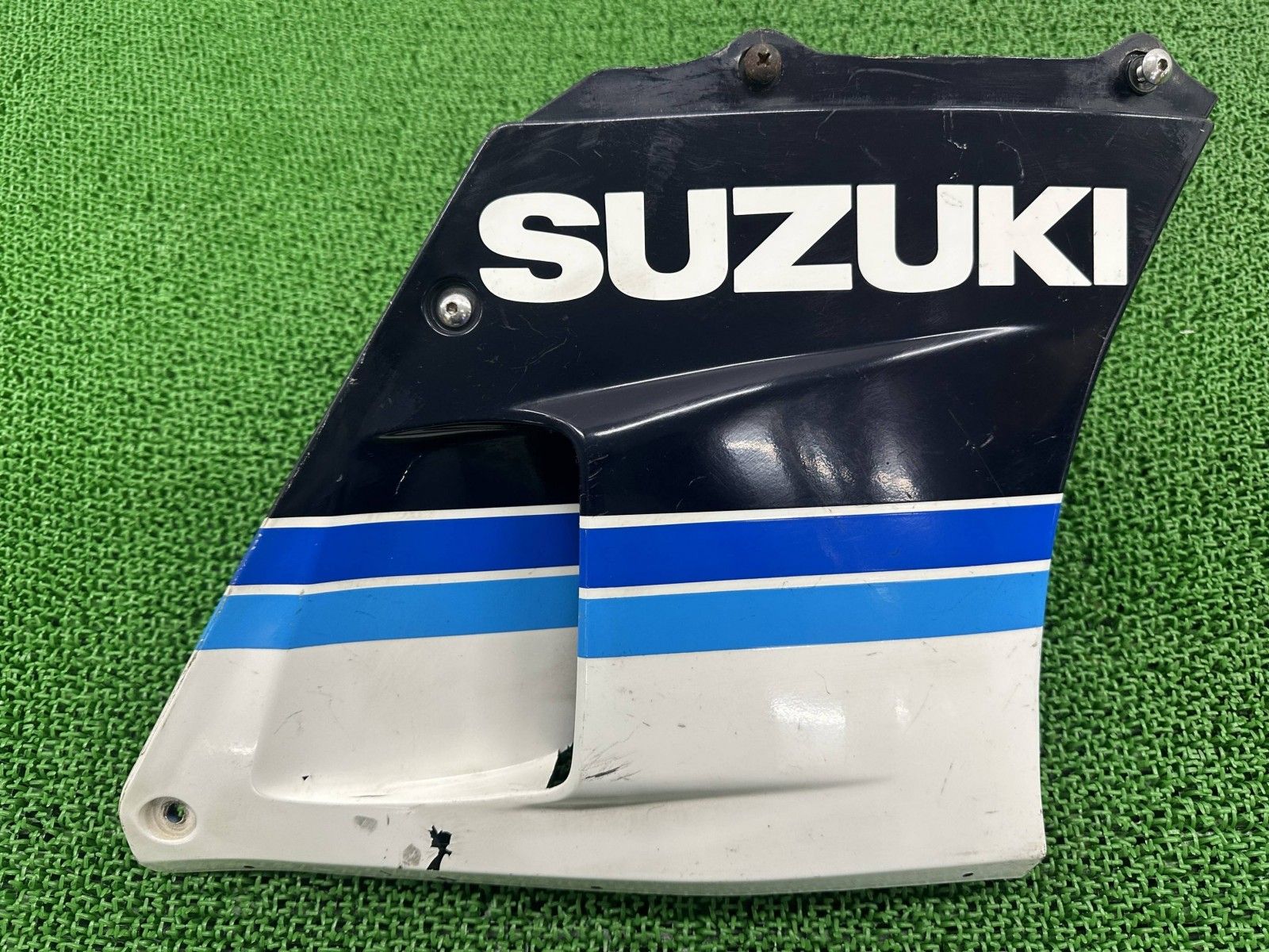 RG250ガンマ サイドカウル 右 青|白 スズキ 純正 GJ21A サイドカバー フロントサイド コケキズ無し 割れ欠け無し 品薄 Pr