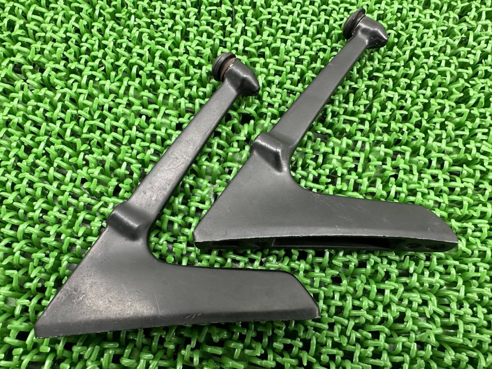 GSX1100Sカタナ スクリーンステー 左右 スズキ 純正 GJ76A GSX750Sカタナ 刀 バイザーブラケット 当時物 割れ欠け無し oT