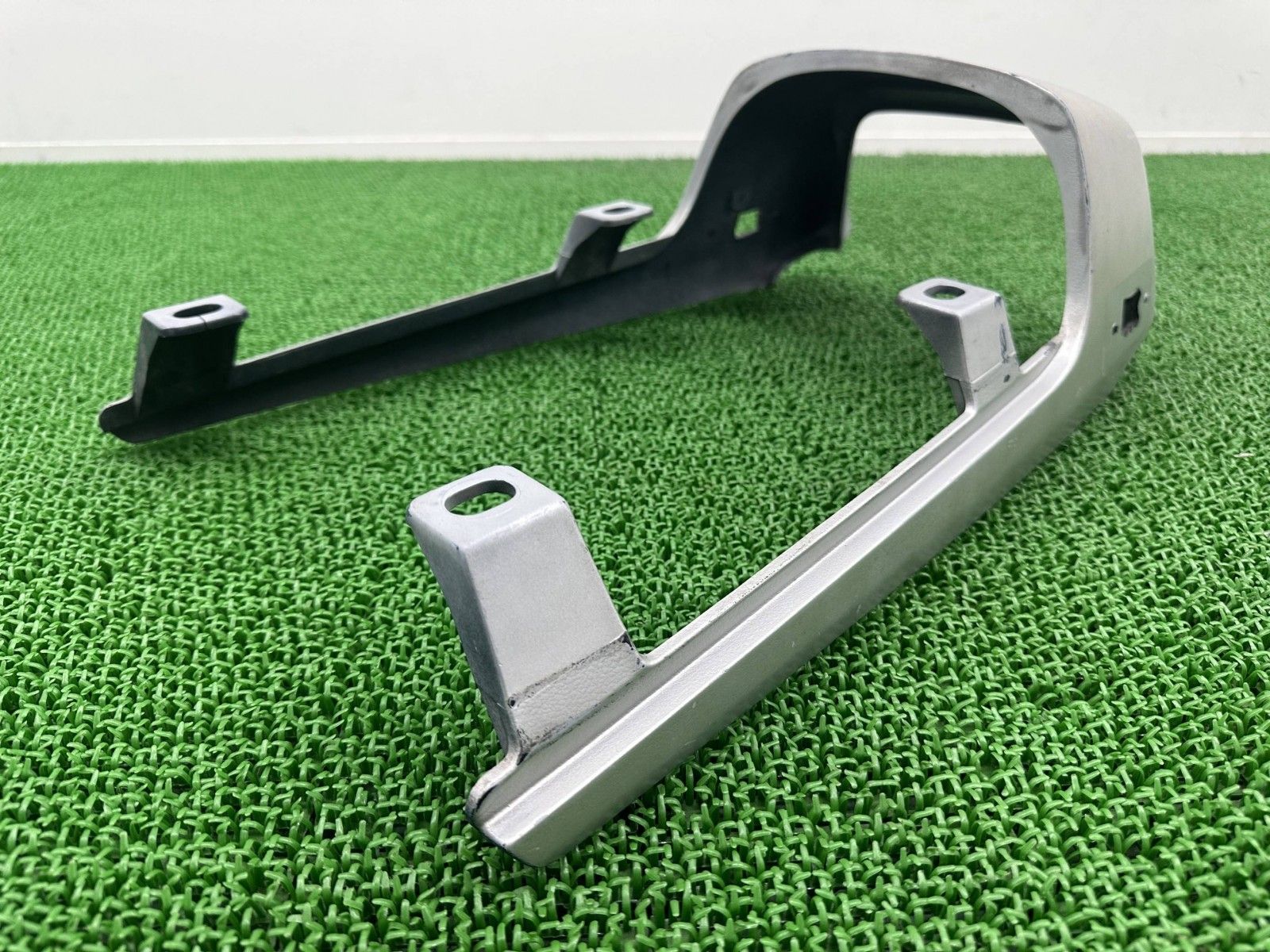 GSX1100Sカタナ シートカウル スズキ 純正 GSX750Sカタナ テールカウル 修復素材やカスタム素材に コケキズ無し 品薄 eH