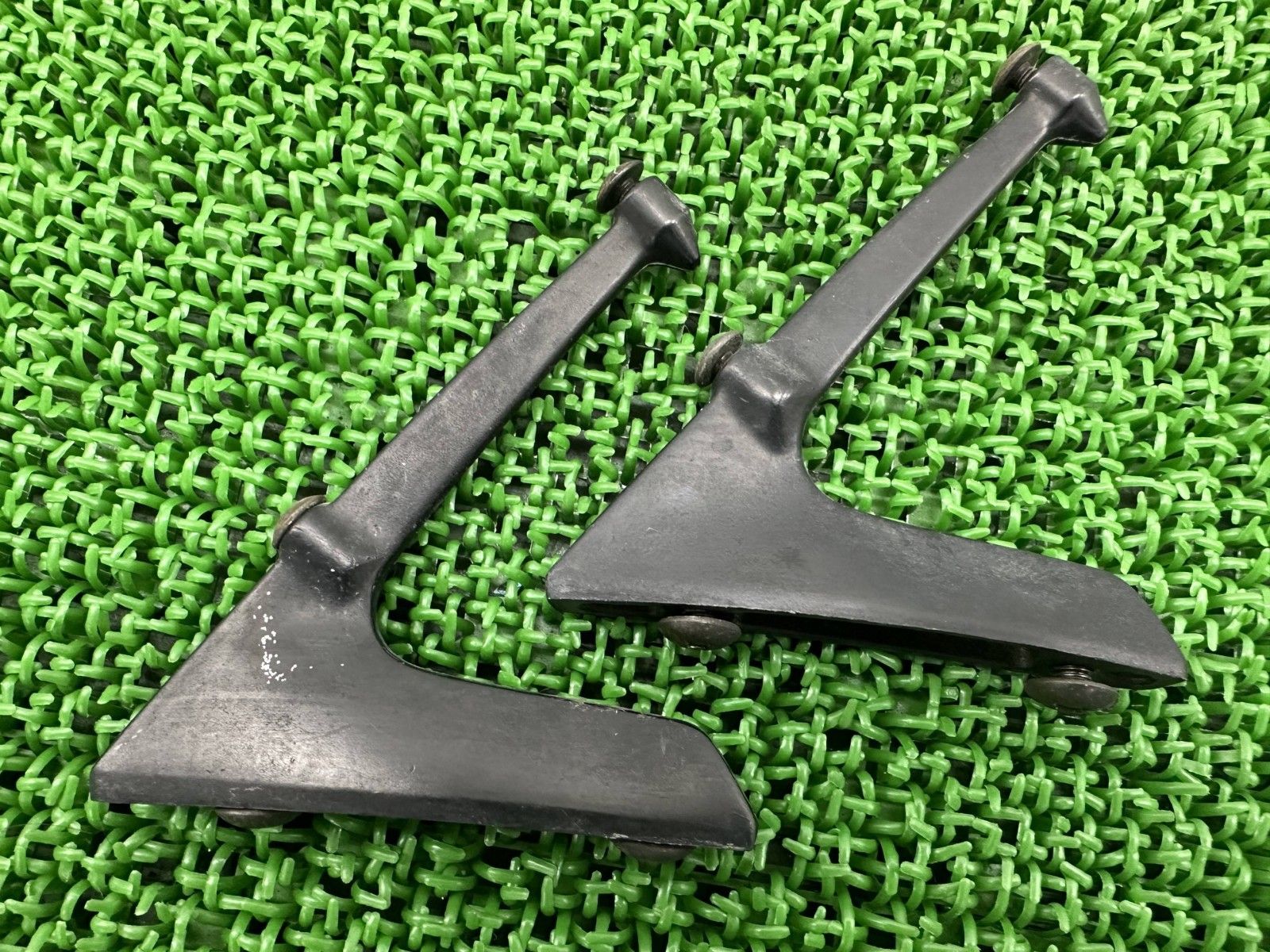 GSX1100Sカタナ スクリーンステー 左右 スズキ 純正 GJ76A GSX750Sカタナ 刀 バイザーブラケット 割れ欠け無し 品薄 Ky