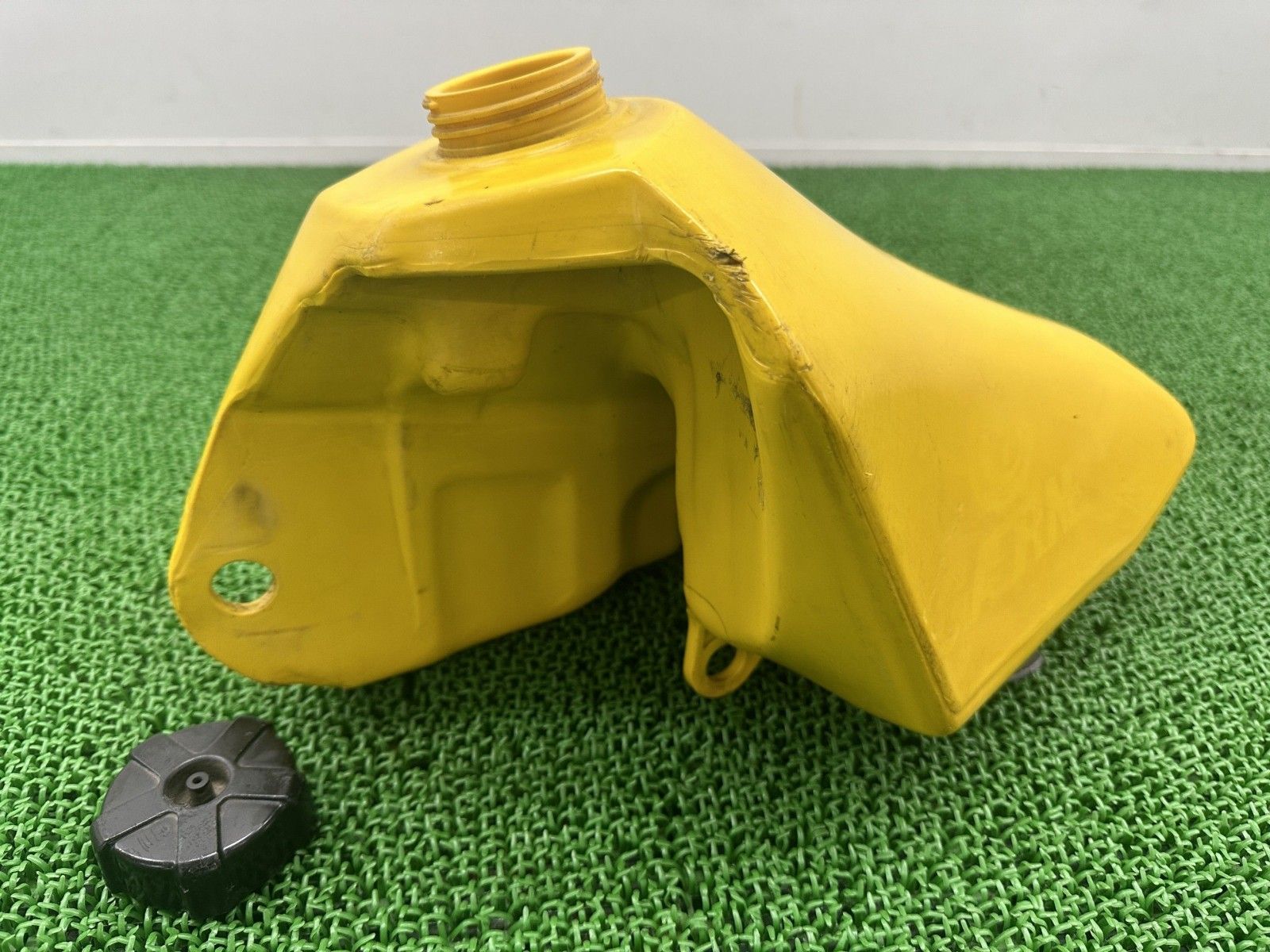 RM80 タンク 黄 スズキ 純正 バイク 部品 RC11C ガソリンタンク ポリタンク キャップ フューエルコック 割れ欠け無し zK