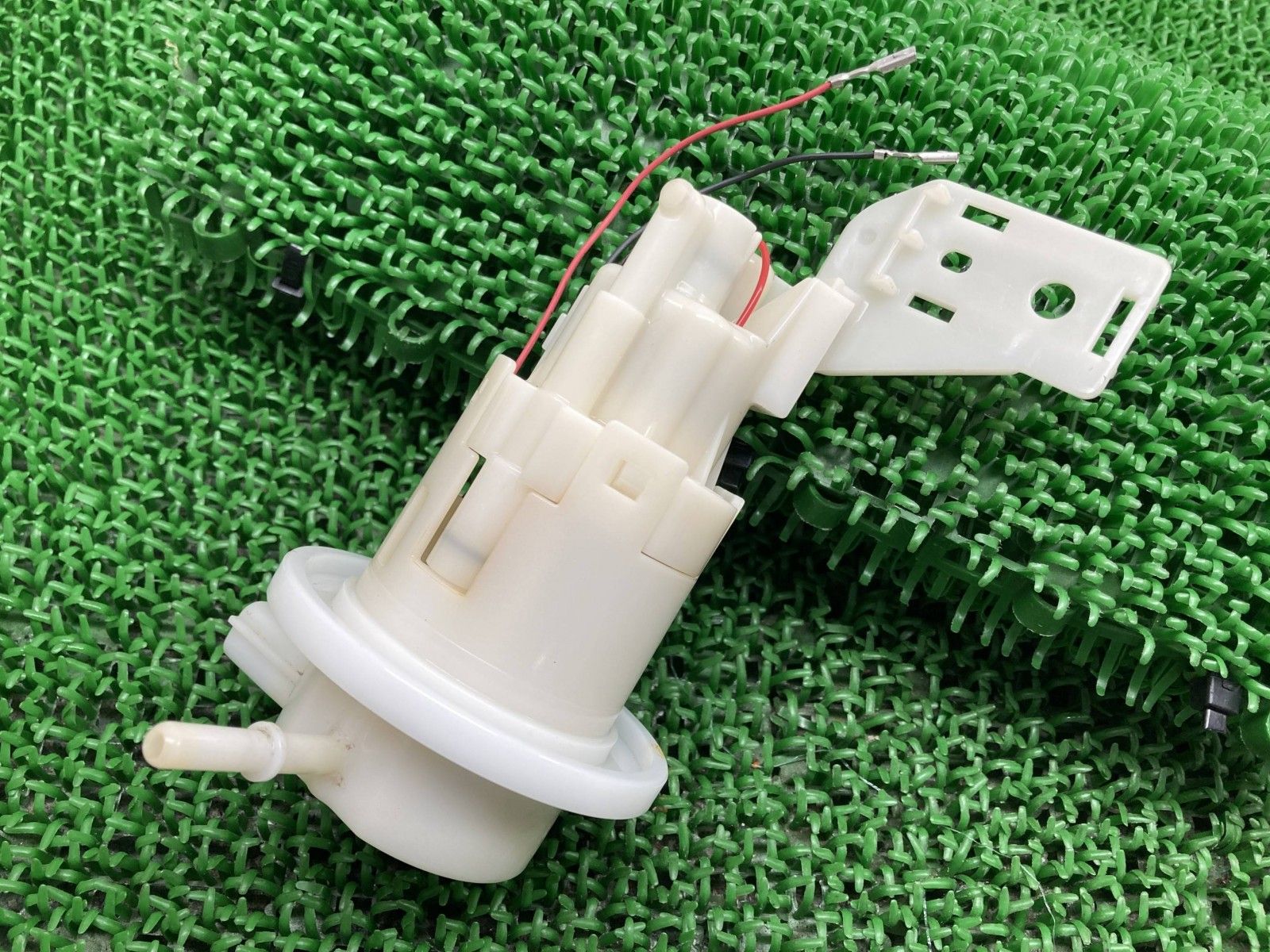 ジクサー150 フューエルポンプ 15100-34JB0 スズキ 純正 バイク 部品 ED13N GIXXER150 フューエルセンサー 燃料ポンプ zR