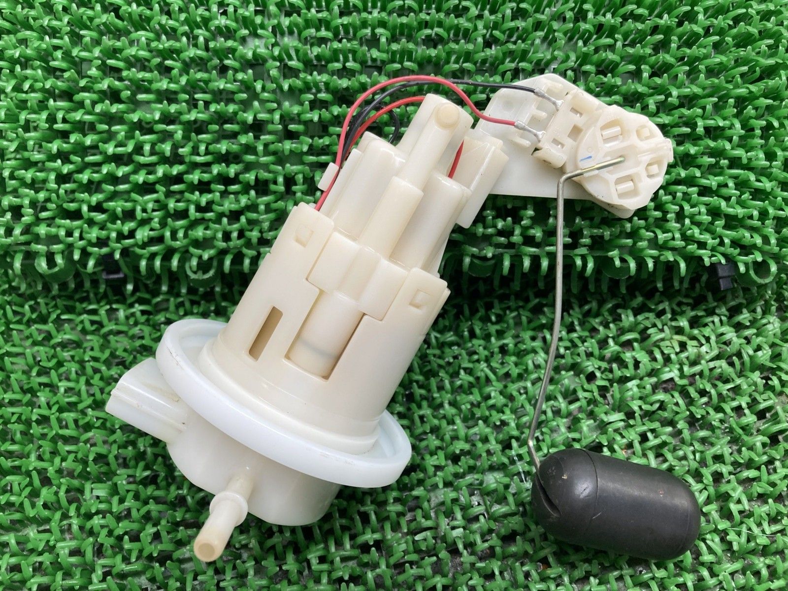 ジクサー150 フューエルポンプ 15100-34JB0 スズキ 純正 ED13N GIXXER150 フューエルセンサー 燃料ポンプ 機能的問題なし Ga