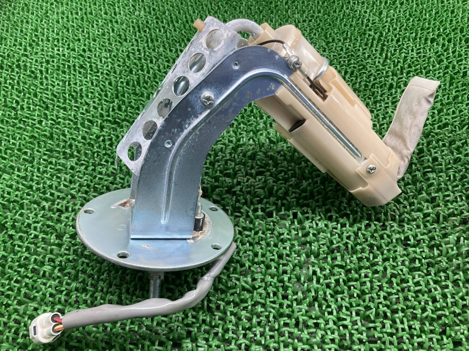 GSX250R フューエルポンプ 15100-48H01 スズキ 純正 バイク 部品 DN11A GW250 GSR250 GJ55D フューエルセンサー vU