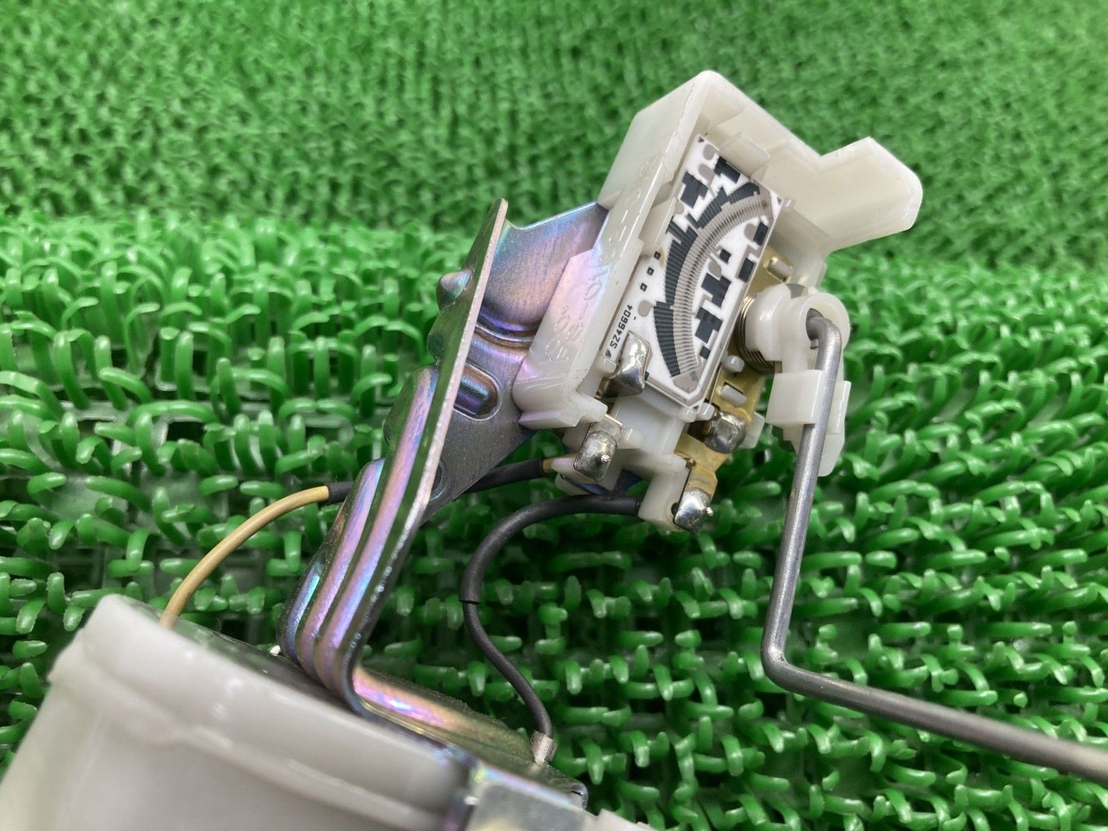 GSX1300Rハヤブサ フューエルポンプ 15100-15H11 スズキ 純正 GX72B HAYABUSA 隼 フューエルセンサー 燃料ポンプ oY