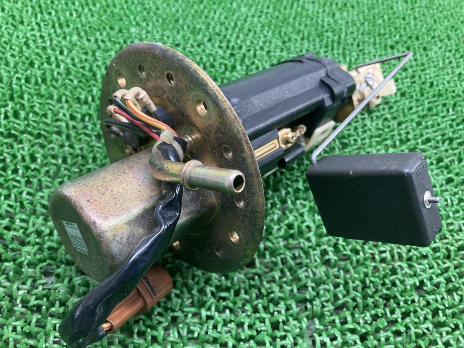 GSX1300Rハヤブサ フューエルポンプ 15100-24FB0 スズキ 純正 GW71A HAYABUSA 隼 フューエルセンサー 燃料ポンプ Jm