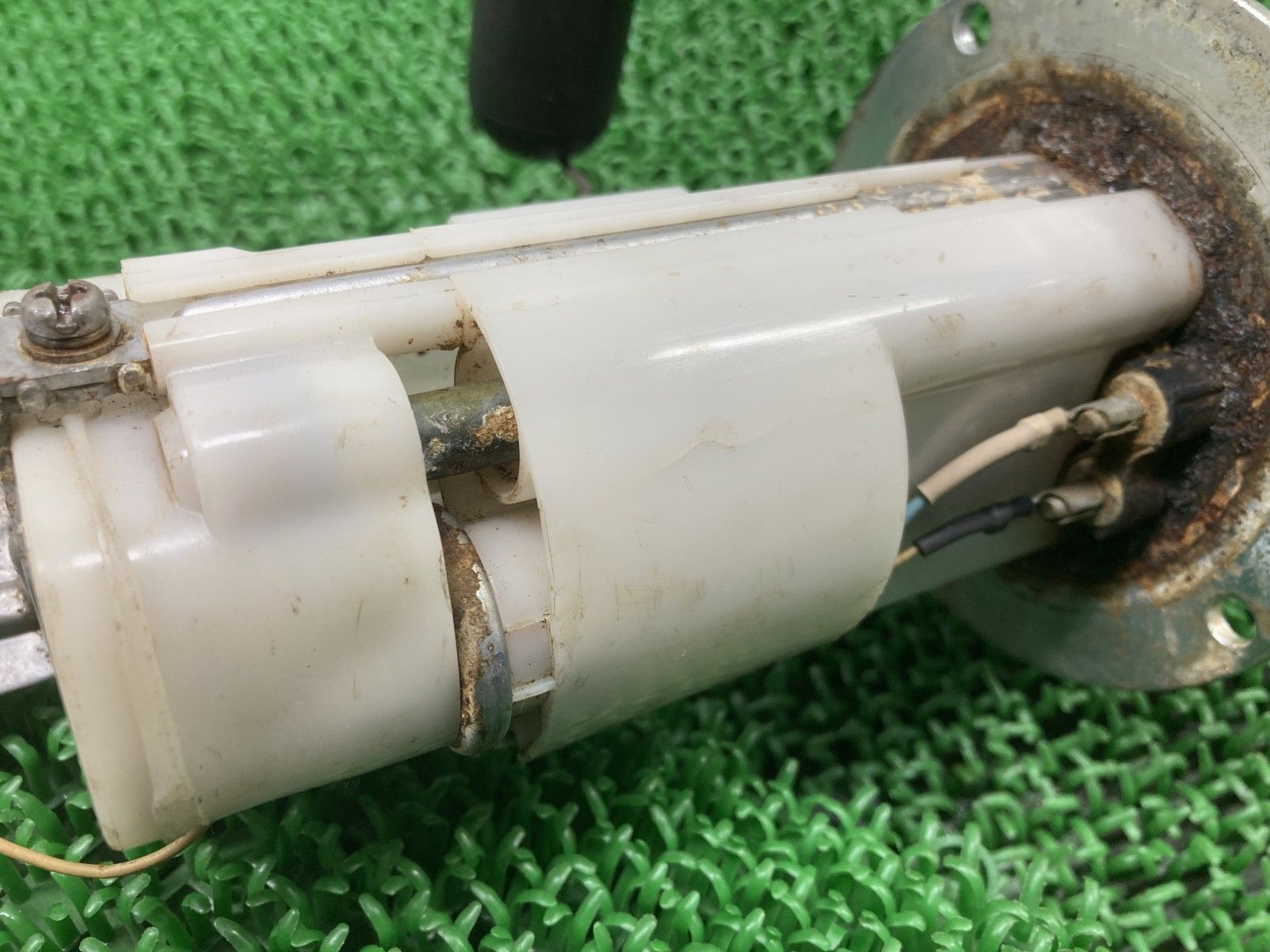 SV650 フューエルポンプ 15100-18K01 スズキ 純正 VP55B フューエルセンサー 燃料ポンプ 修復素材や部品取りに 品薄 cY