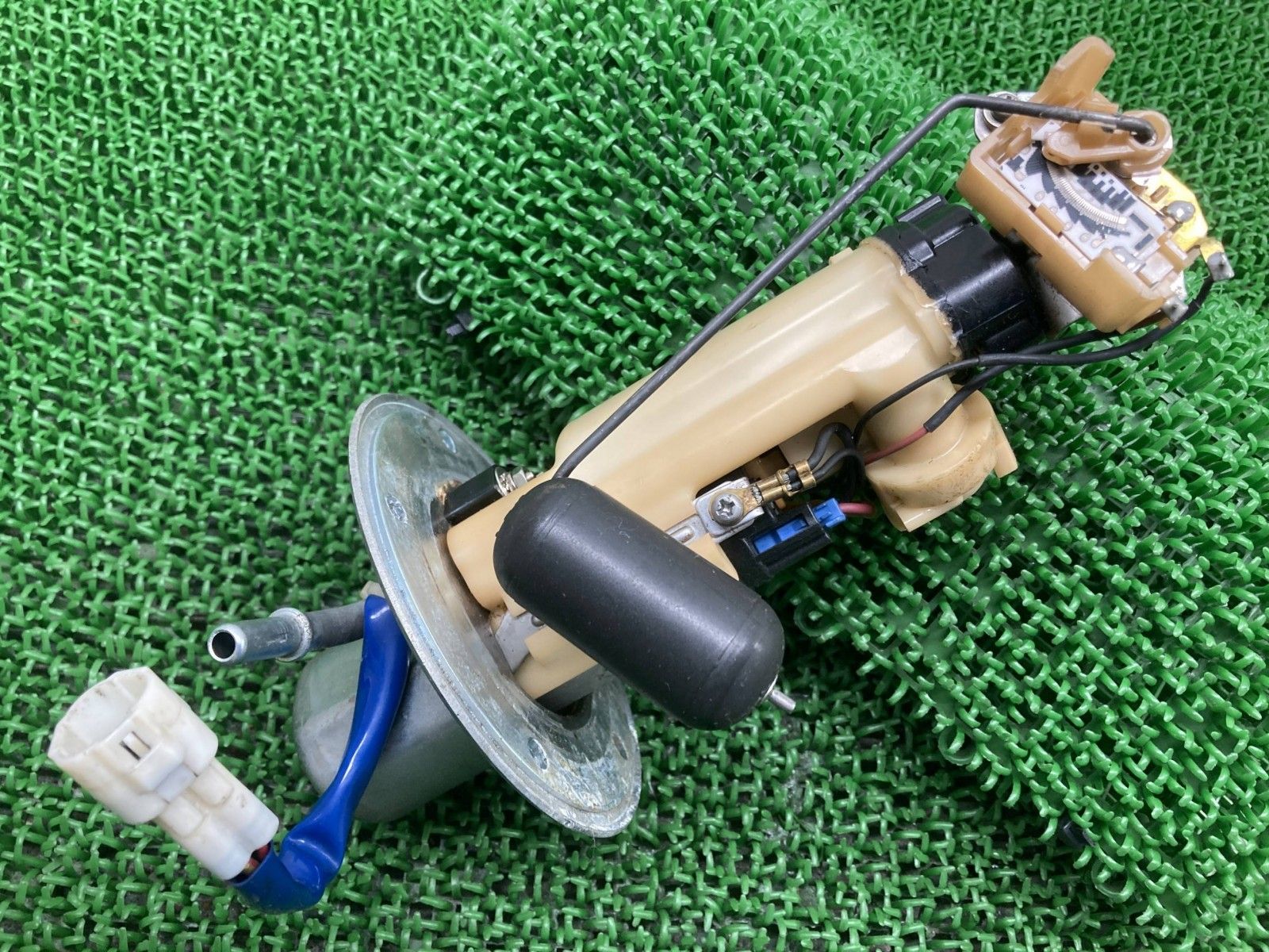 GSX-R600 フューエルポンプ 15100-01H00 スズキ 純正 バイク 部品 GN7DA 06-07年 K6 K7 フューエルセンサー 車検 Genuine lG