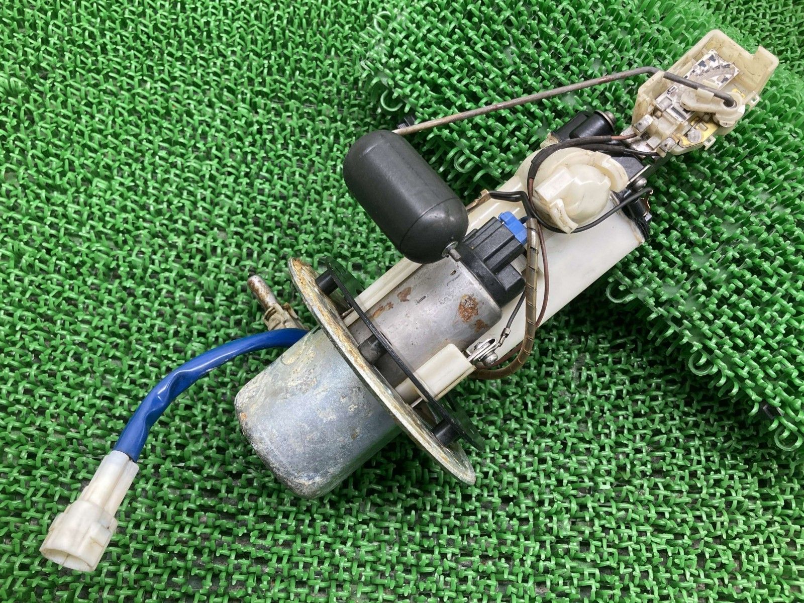 GSX-R1000 フューエルポンプ 15100-41G00 スズキ 純正 バイク 部品 GT76A 05-06年 K5 K6 フューエルセンサー 車検 Genuine aN