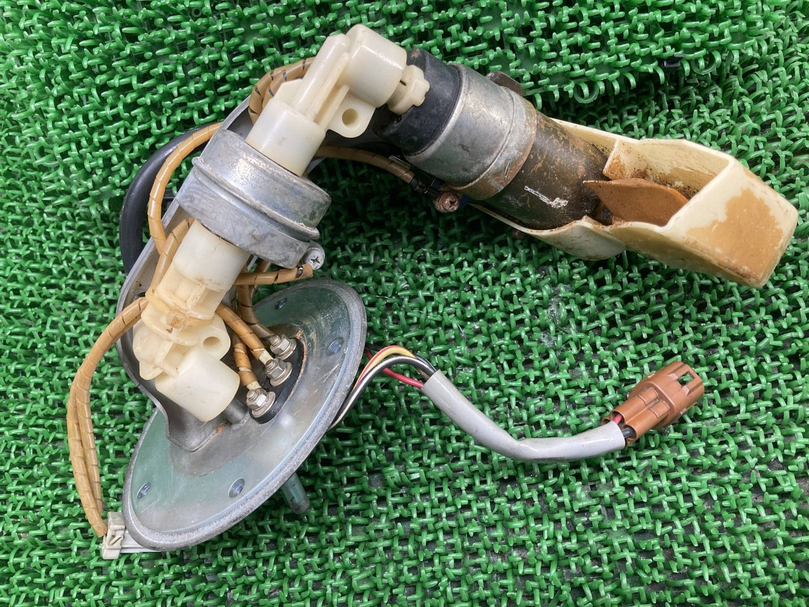 ブルバードC50 フューエルポンプ 15100-41F30 スズキ 純正 VL800B イントルーダークラシック800 フューエルセンサー xN