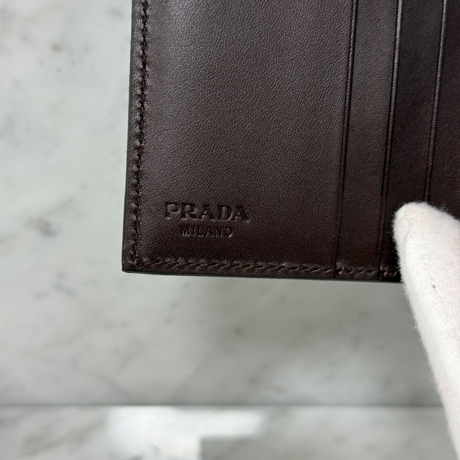 プラダ 三つ折財布